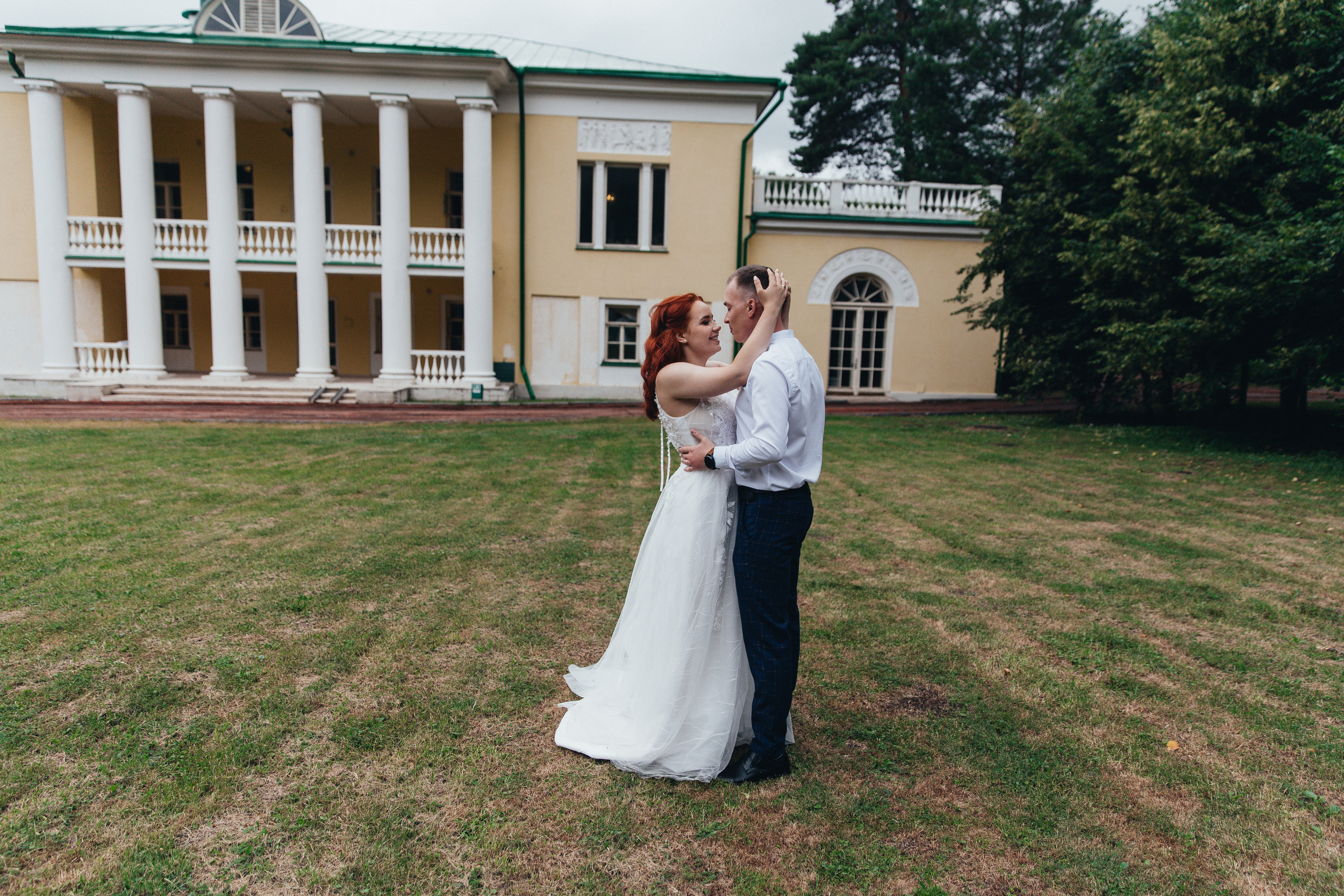 Аня и Андрей свадебная фотосессия в Усадьбе Горки Ленинские. Свадебный фотограф Домодедово Москва Катерина Алехина