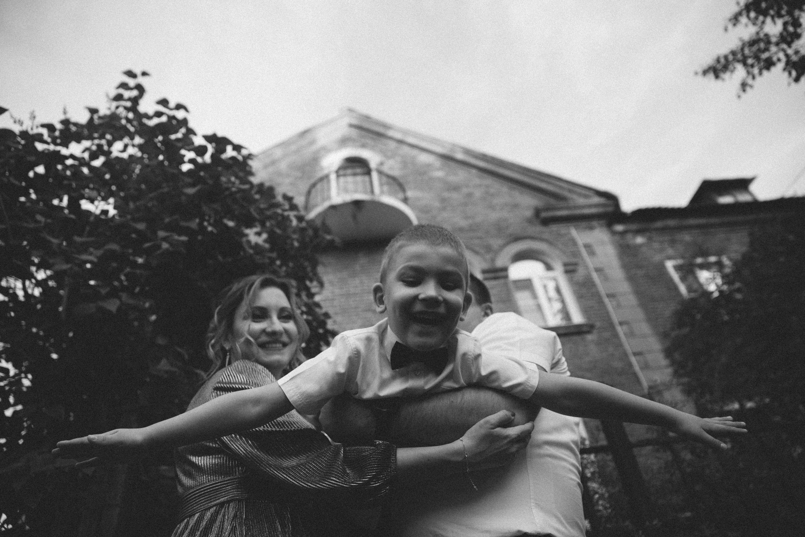 Анонс семейной прогулки Елены Александра и Дани в Видном. Свадебный фотограф Домодедово Москва Катерина Алехина