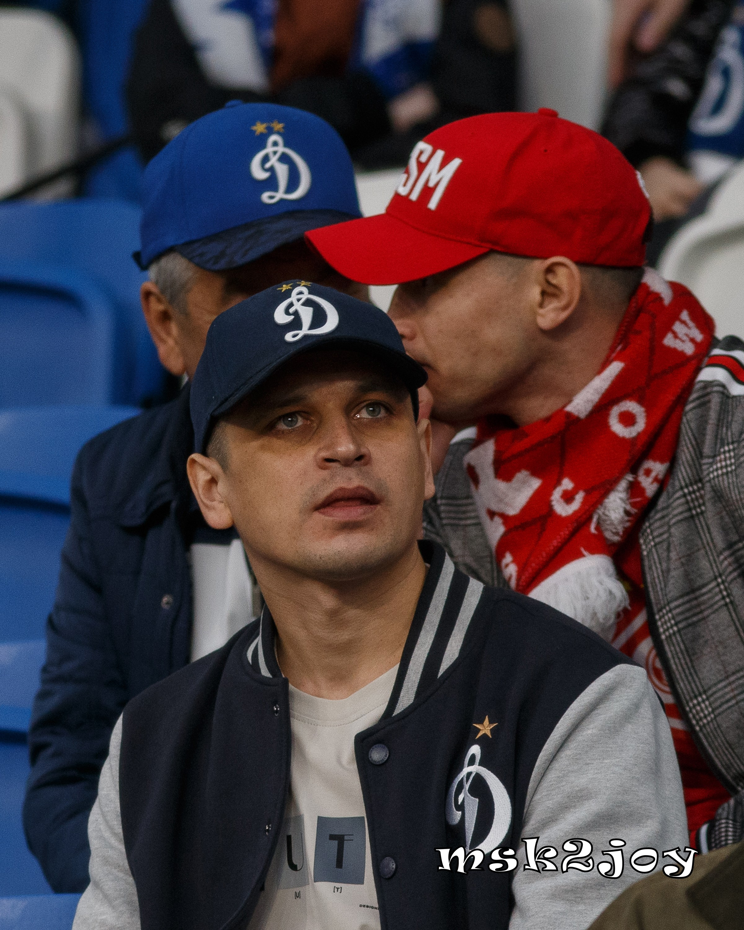 Болельщик футбольного клуба Динамо Москва. Фотограф - Михаил Тоцкий.