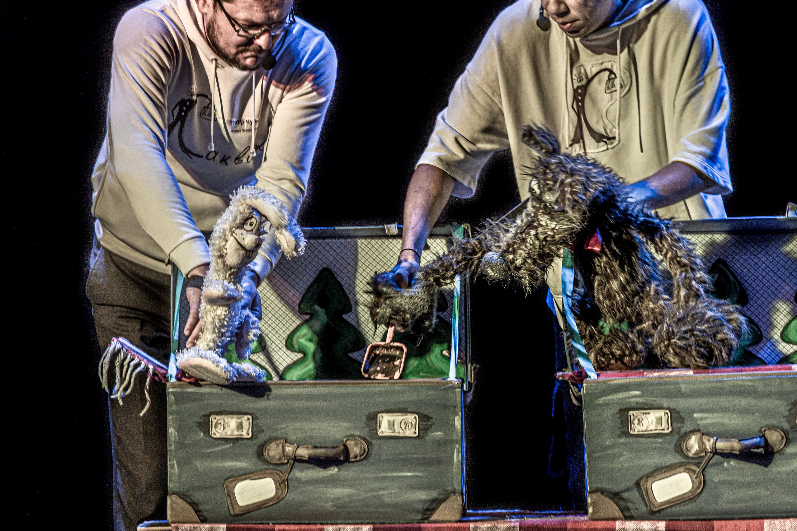 Спектакль театра Саквояж О Красной шапочке. Фотограф в Сочи Юрий Шептаев