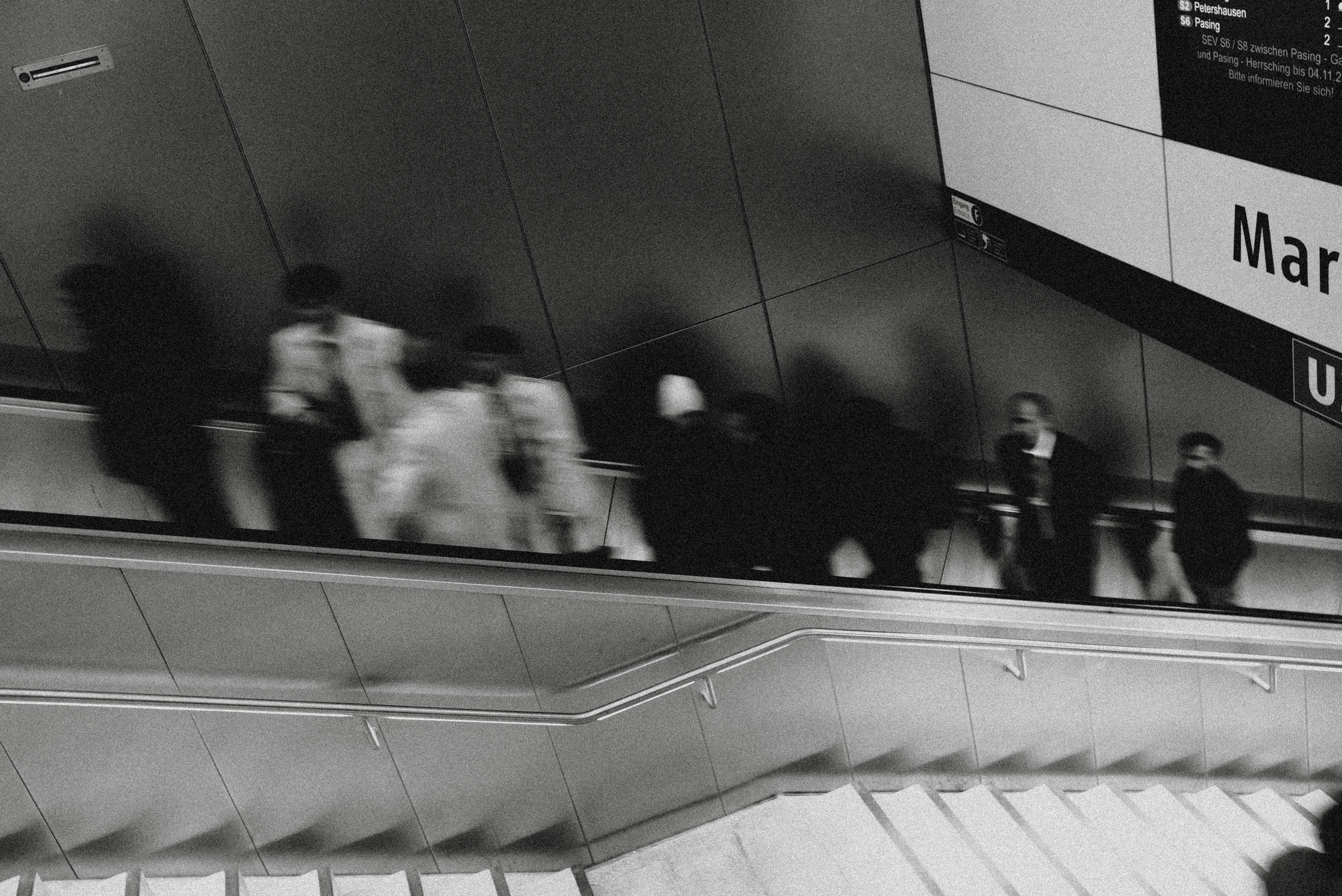 ЕВРОТУР. Стрит-фотография, полная абсурда, идиотизма и красоты