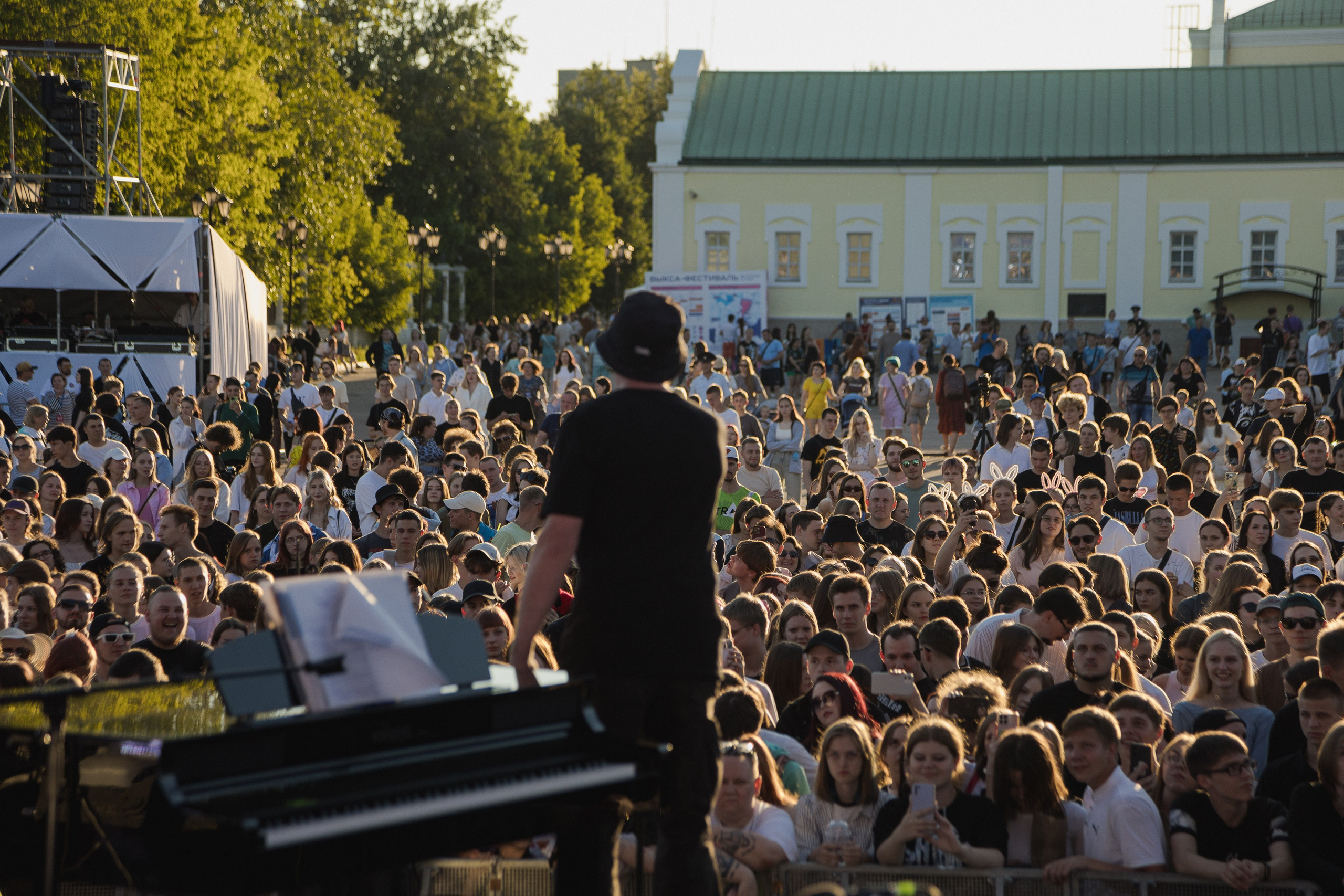 Трехдневный фотоотчет Выкса-фестиваль 2024. Фотограф городских и семейных событий Артем Карпухин