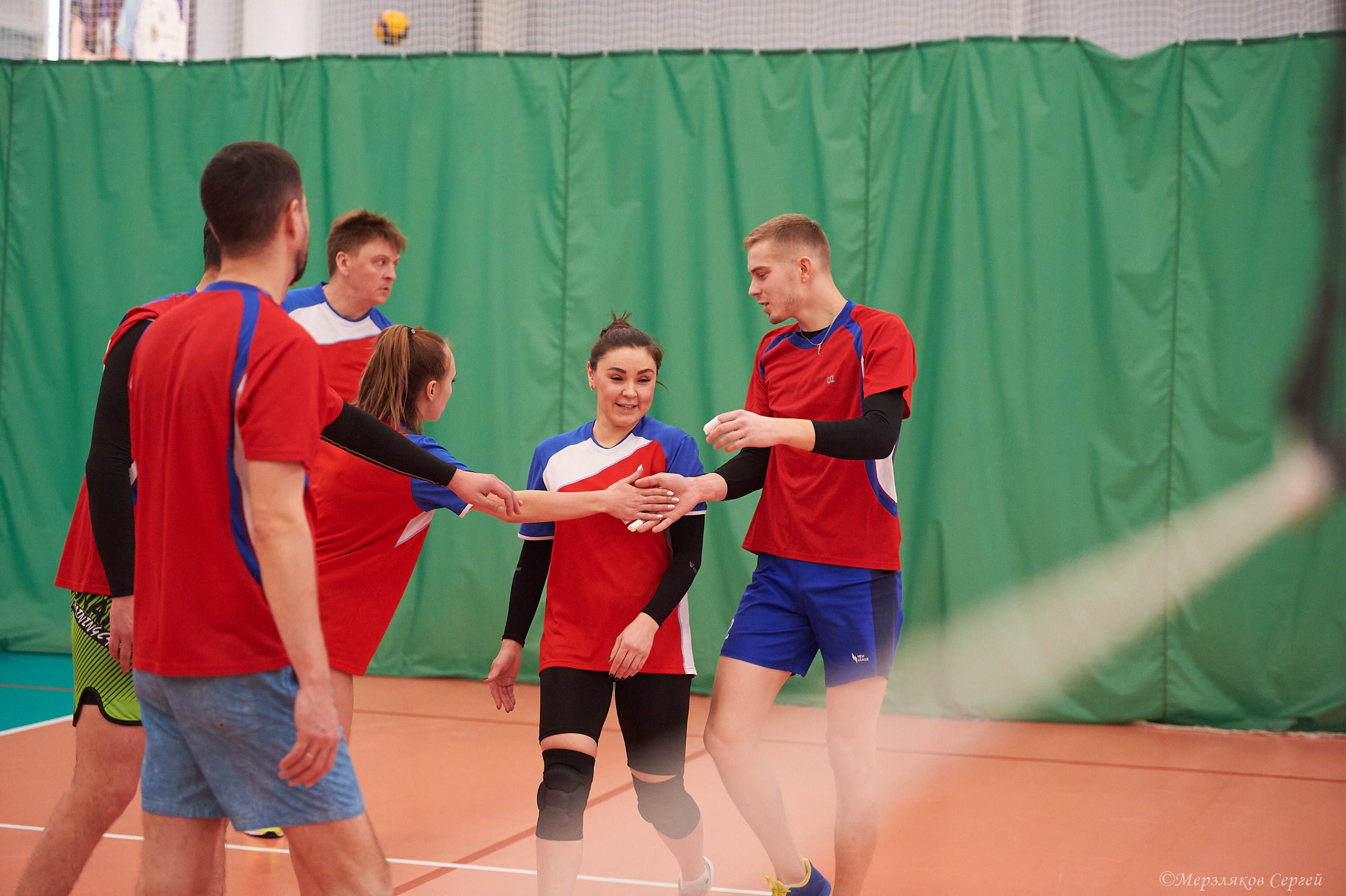 Новогодний волейбольный турнир. Ижевск. 16.12.23. Спортивный репортажный фотограф в Ижевске Сергей Мерзляков