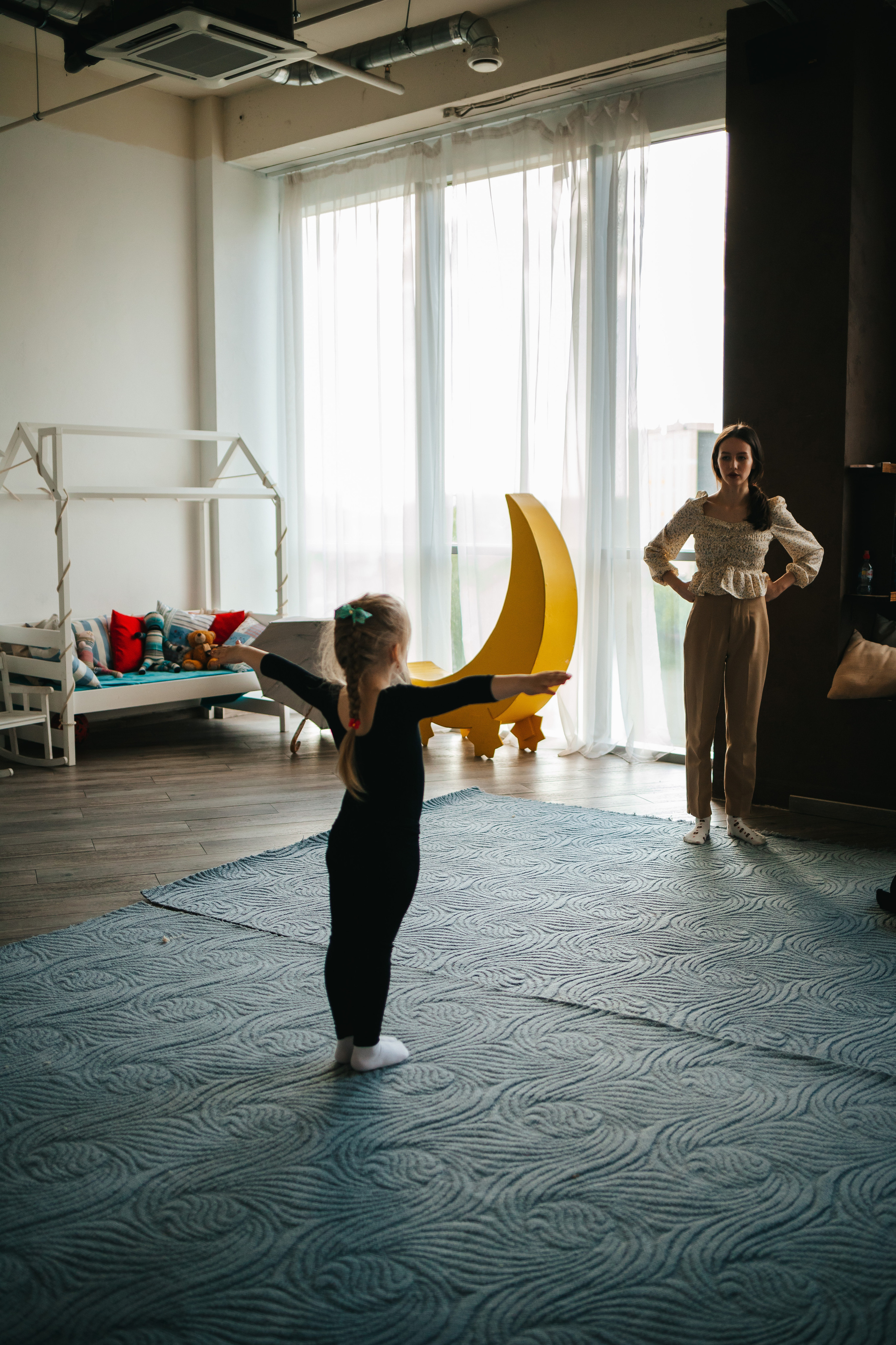 Занятие по гимнастике. Семейный lifestyle фотограф в Санкт-Петербурге Людмила Пахомова