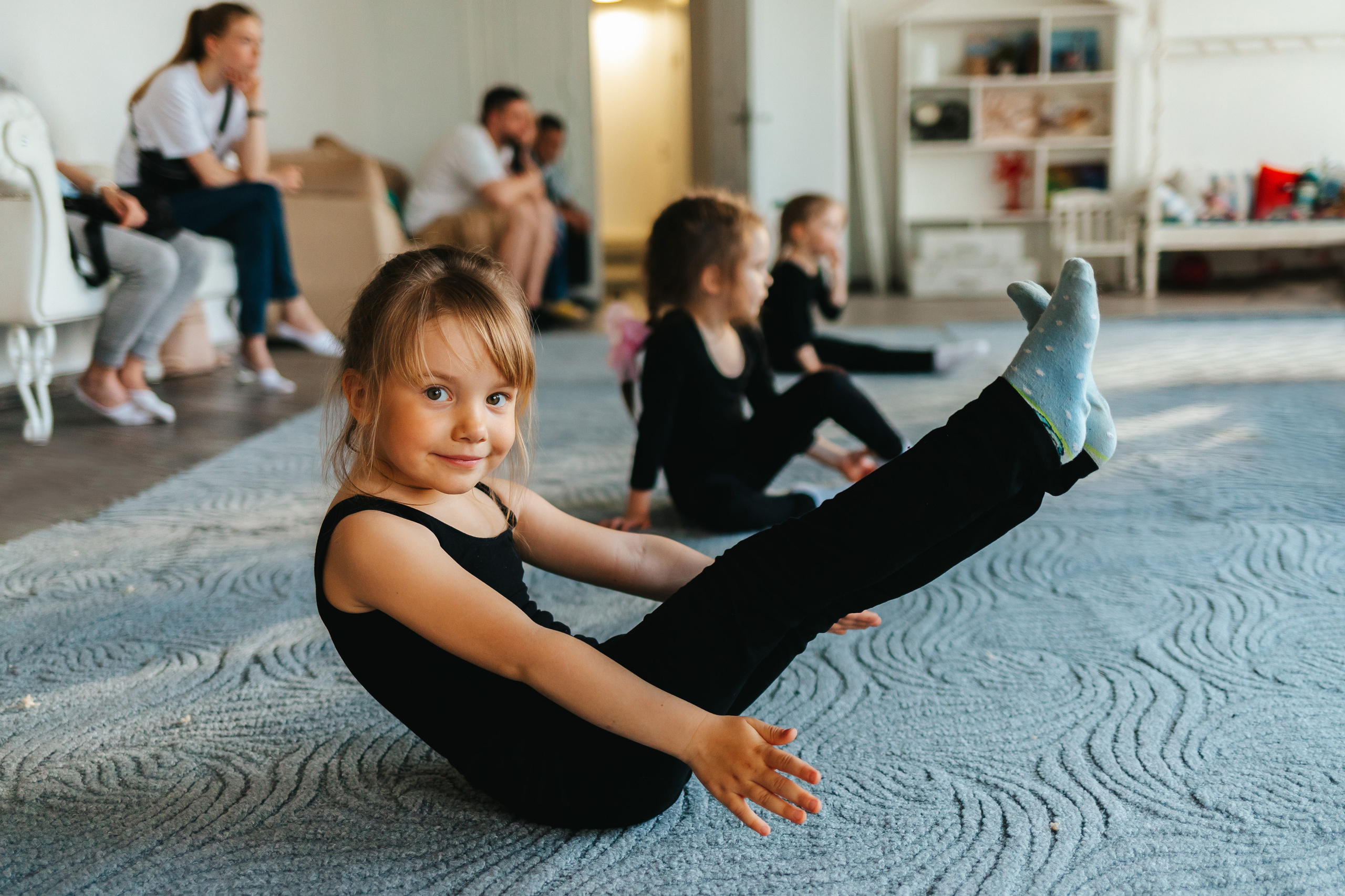 Занятие по гимнастике. Семейный lifestyle фотограф в Санкт-Петербурге Людмила Пахомова