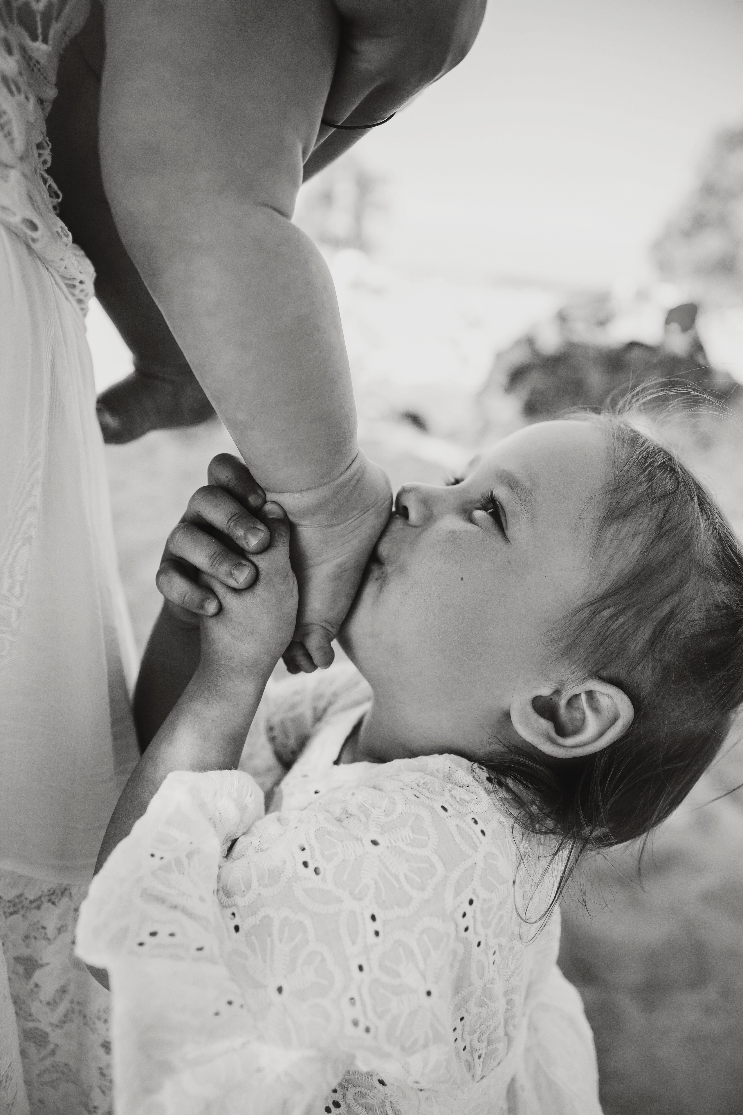 Фотопрогулка на Финском заливе. Александр, Таня, Оливия и Тая. Семейный lifestyle фотограф в Санкт-Петербурге Людмила Пахомова