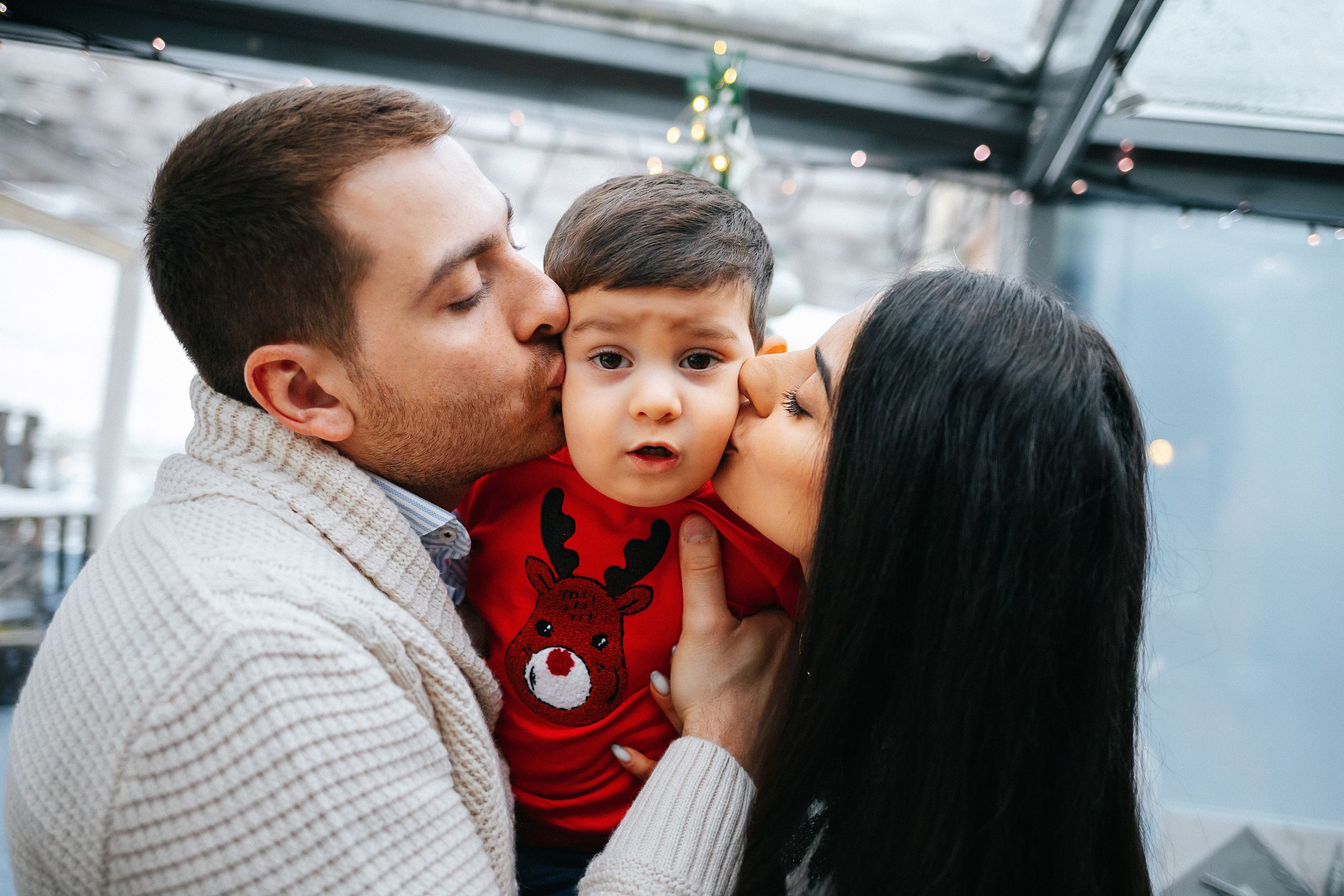 Новогодняя прогулка и фотосессия в кафе. Семейный lifestyle фотограф в Санкт-Петербурге Людмила Пахомова