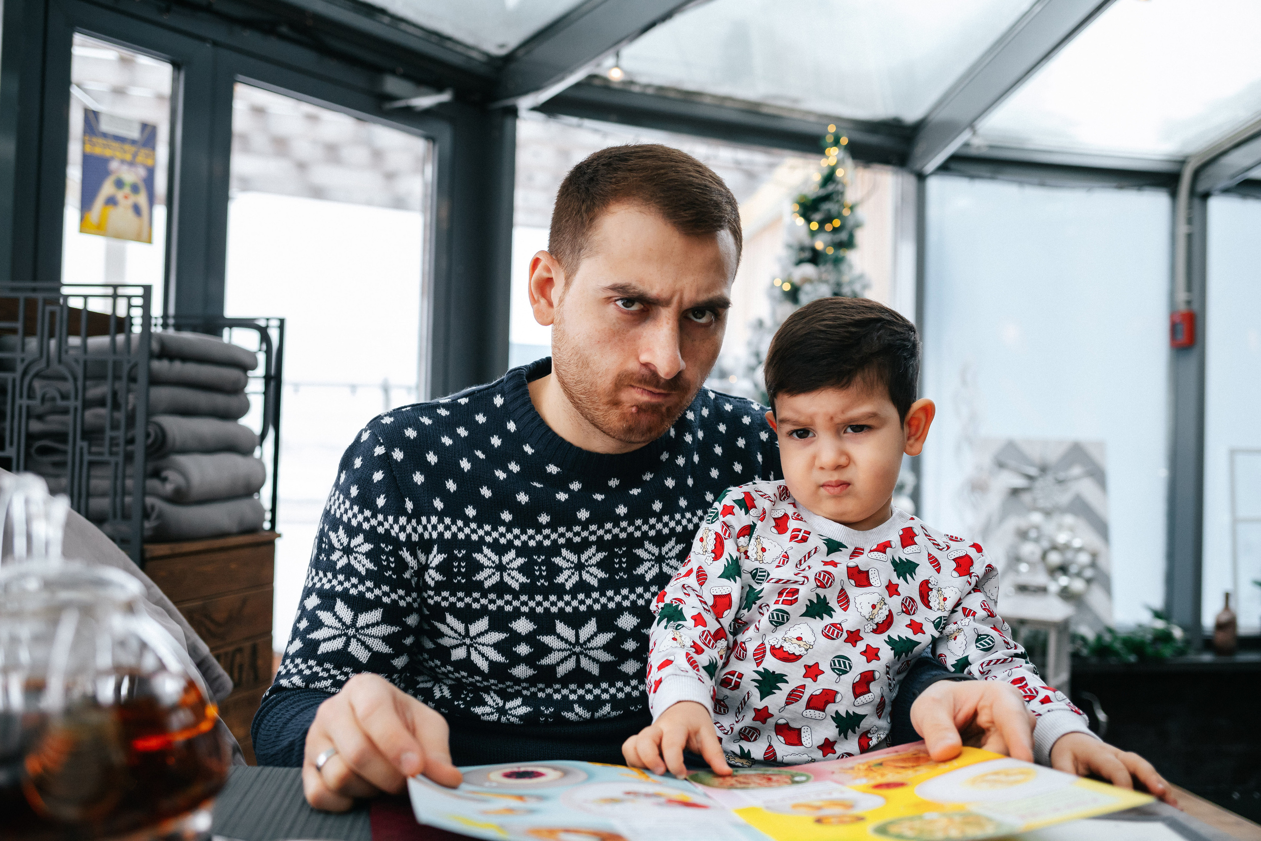 Новогодняя прогулка и фотосессия в кафе. Семейный lifestyle фотограф в Санкт-Петербурге Людмила Пахомова