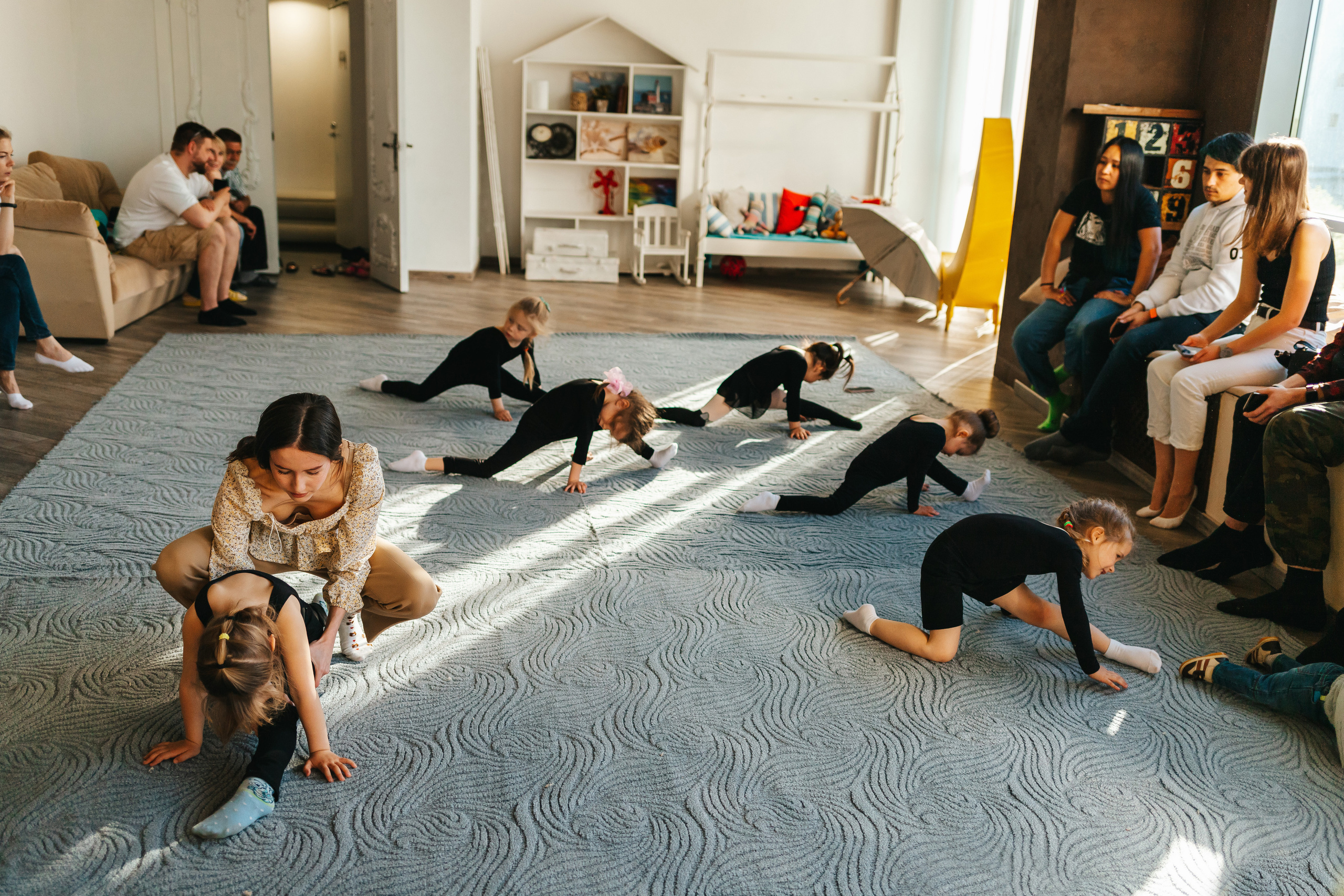 Занятие по гимнастике. Семейный lifestyle фотограф в Санкт-Петербурге Людмила Пахомова