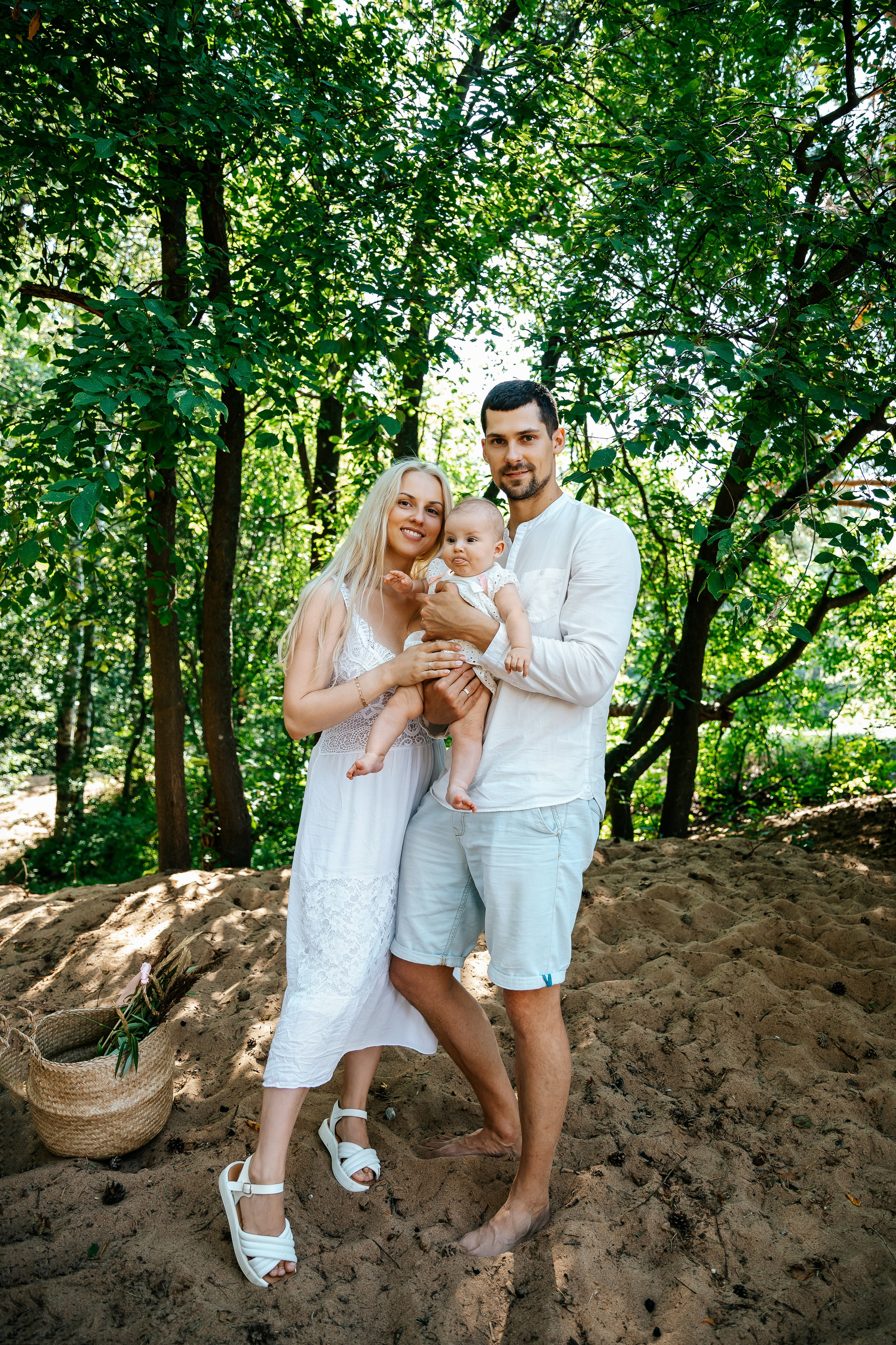 Фотопрогулка на Финском заливе. Александр, Таня, Оливия и Тая. Семейный lifestyle фотограф в Санкт-Петербурге Людмила Пахомова