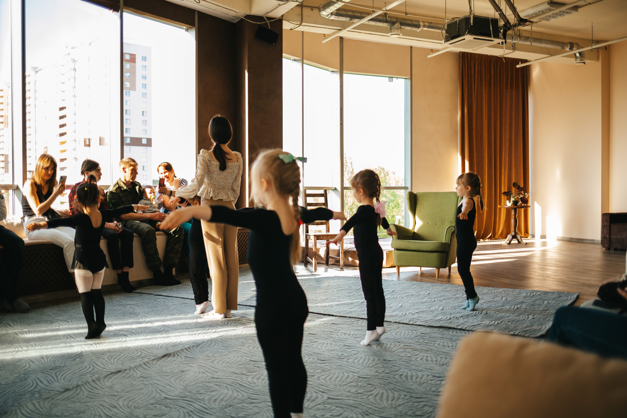 Занятие по гимнастике. Семейный lifestyle фотограф в Санкт-Петербурге Людмила Пахомова