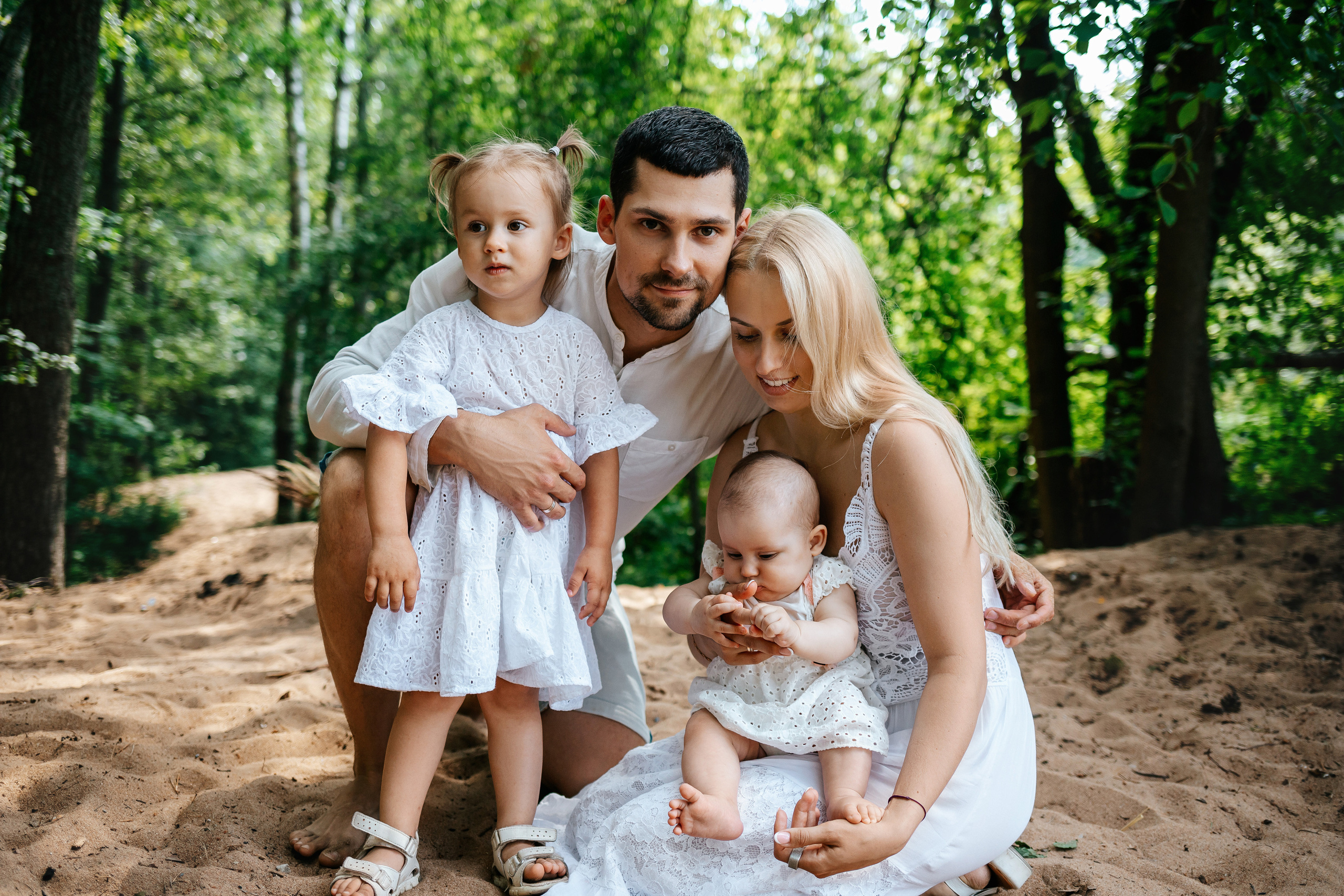 Фотопрогулка на Финском заливе. Александр, Таня, Оливия и Тая. Семейный lifestyle фотограф в Санкт-Петербурге Людмила Пахомова