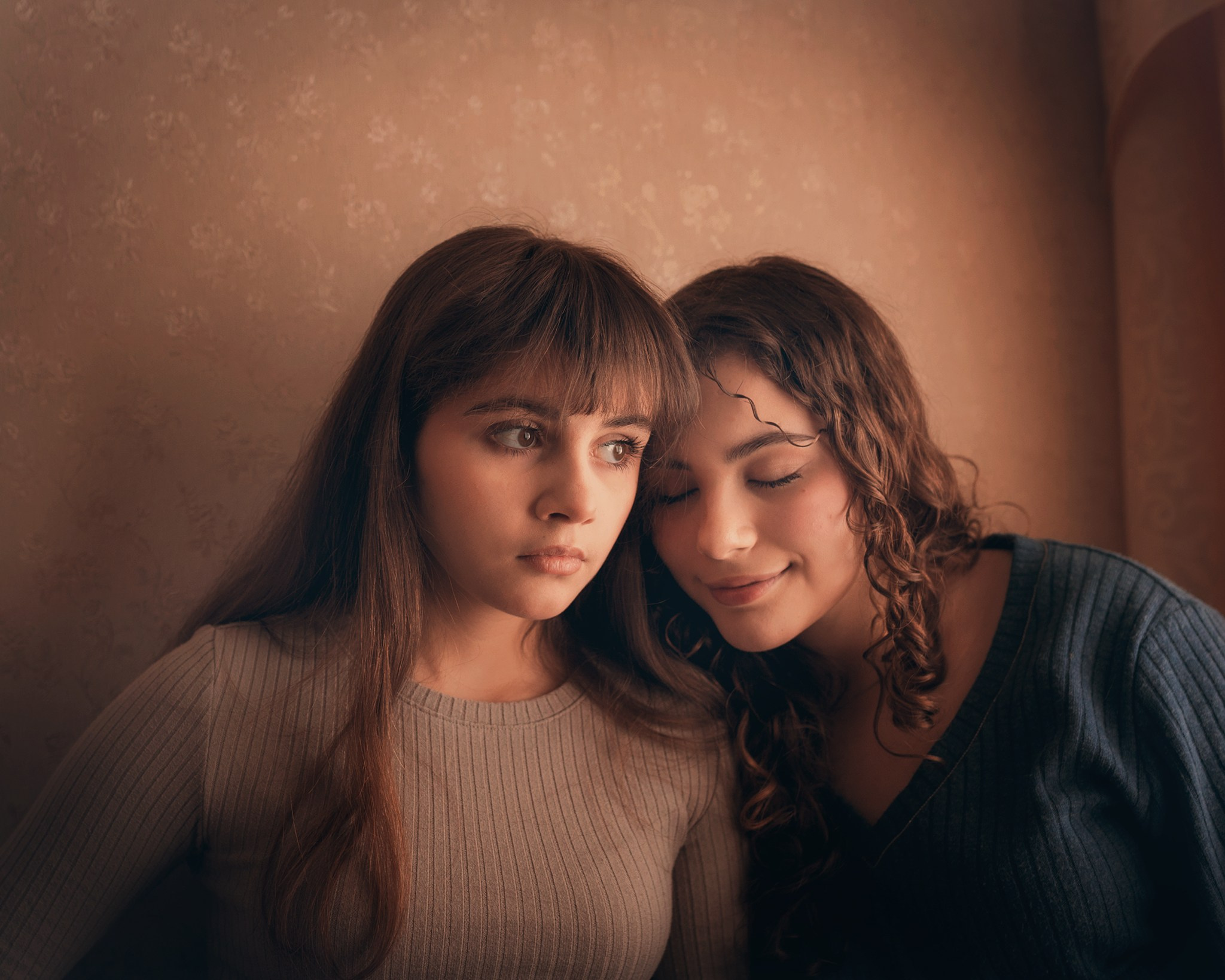 Домашняя фотосессия — бабушка с внучками. Детский и семейный фотограф Елена Михайлова в Москве