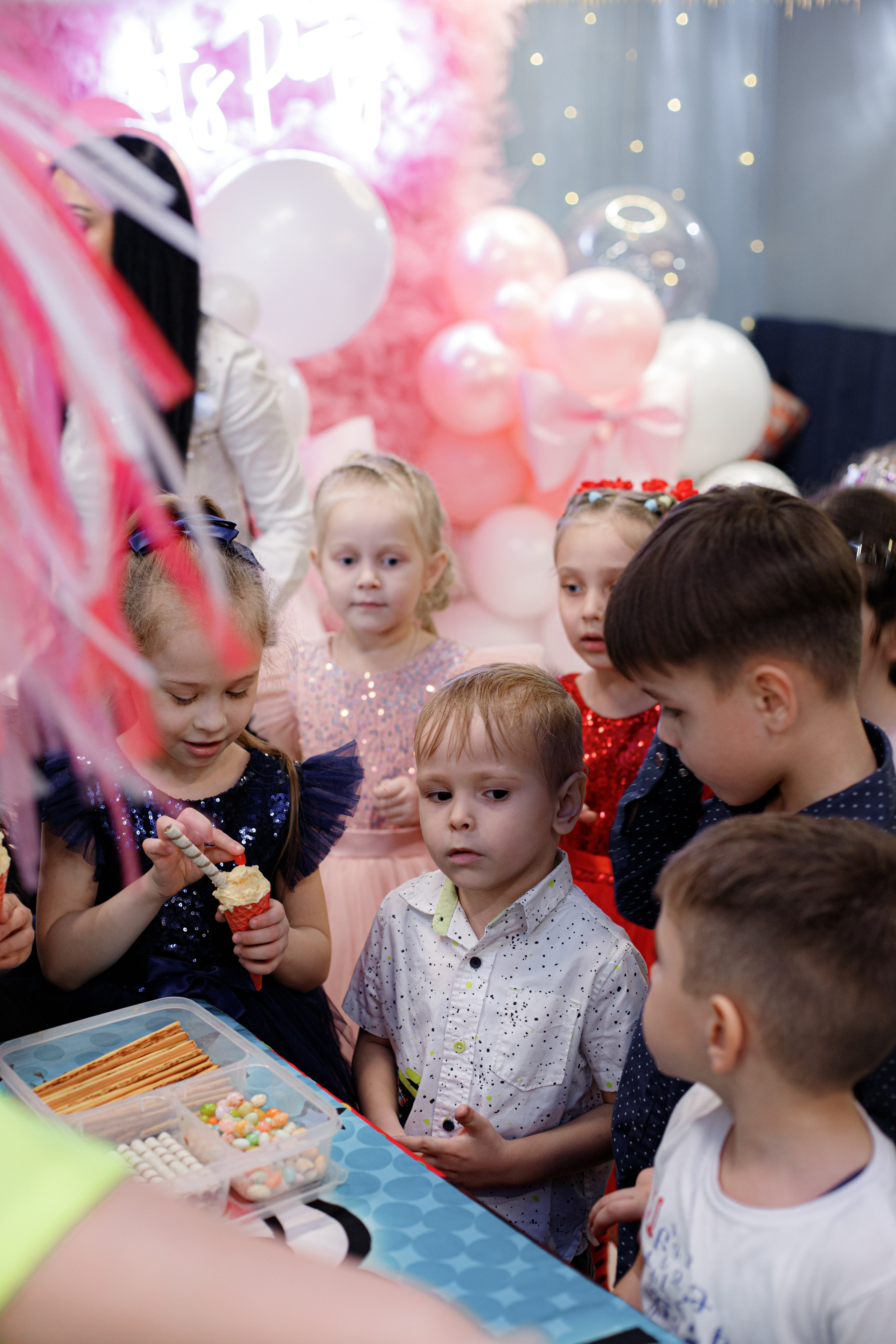 ASIA'S BIRTHDAY PARTY. Photokarish