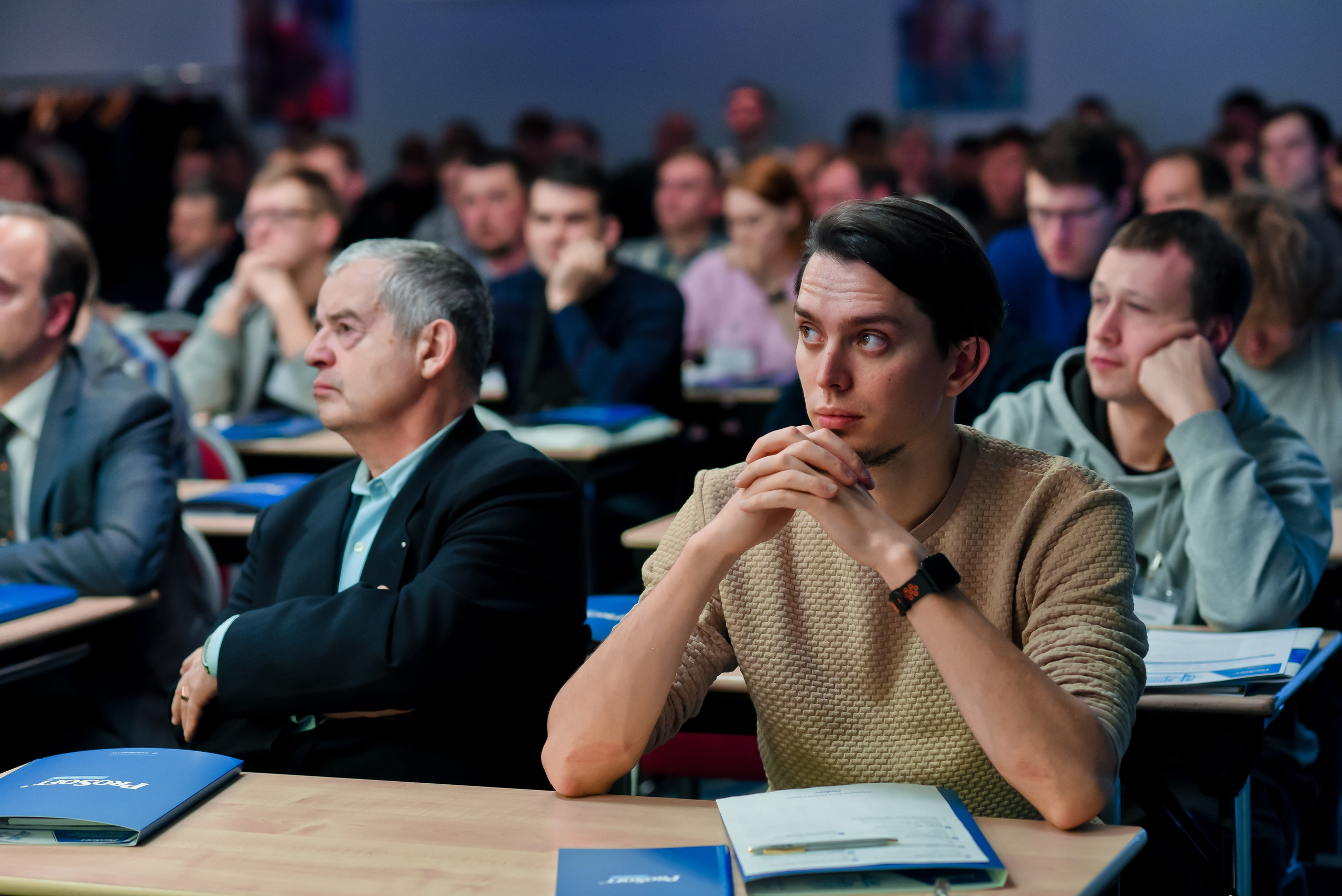 Курсы и тренинги. Анастасия Петрович фотограф, фотокорреспондент в Москве и Санкт-Петербурге. Фотосъёмка репортажа, мероприятия, корпоративная съёмка, контент