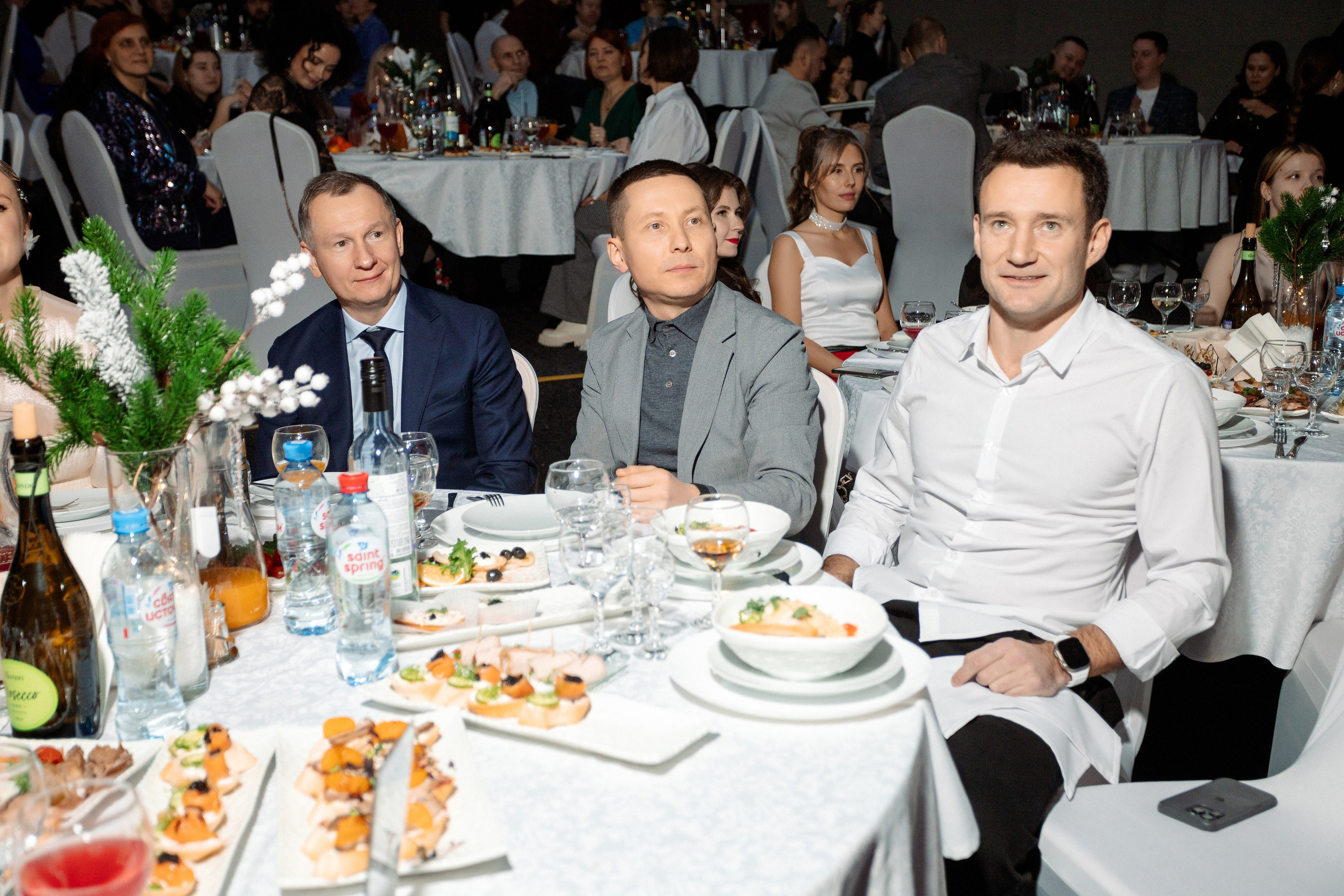 РЕПОРТАЖ: НОВЫЙ ГОД В ДК МЕТАЛЛУРГ. Профессиональный фотограф в Ижевске Леша Петров