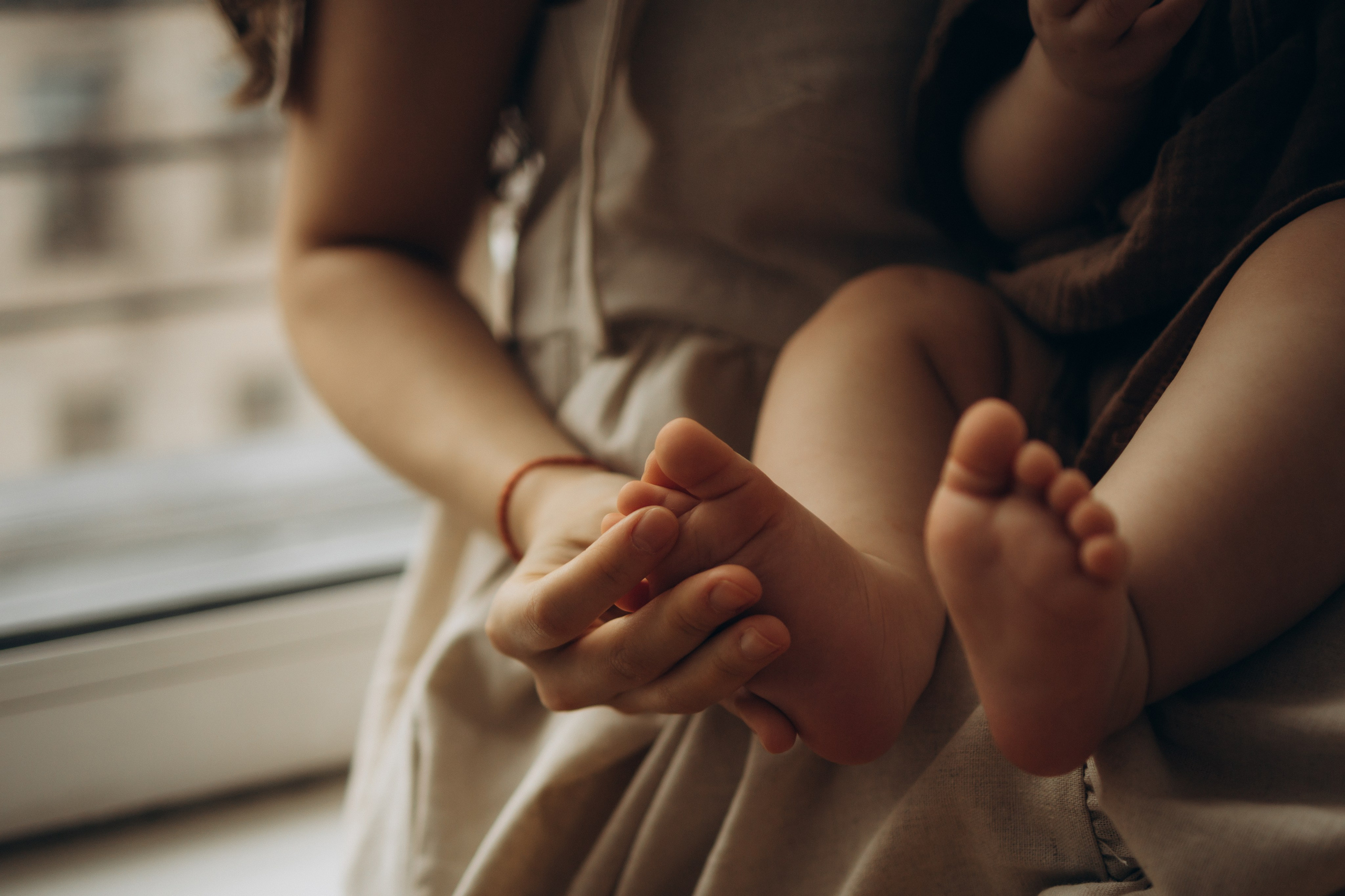 Регина и малыш Дима. Семейный, домашний, ньюборн фотограф Москва Цветкова Елизавета