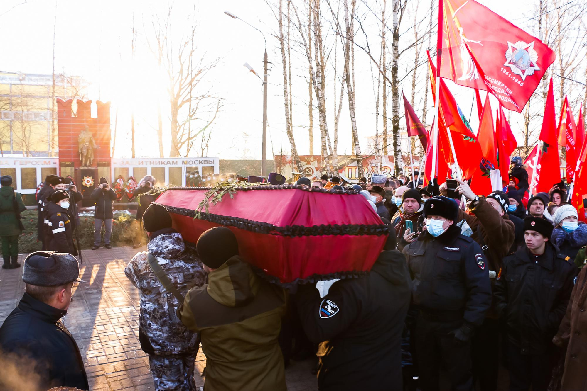 Захоронение останков защитников Москвы. Мария Ткаченко. Документальная фотография