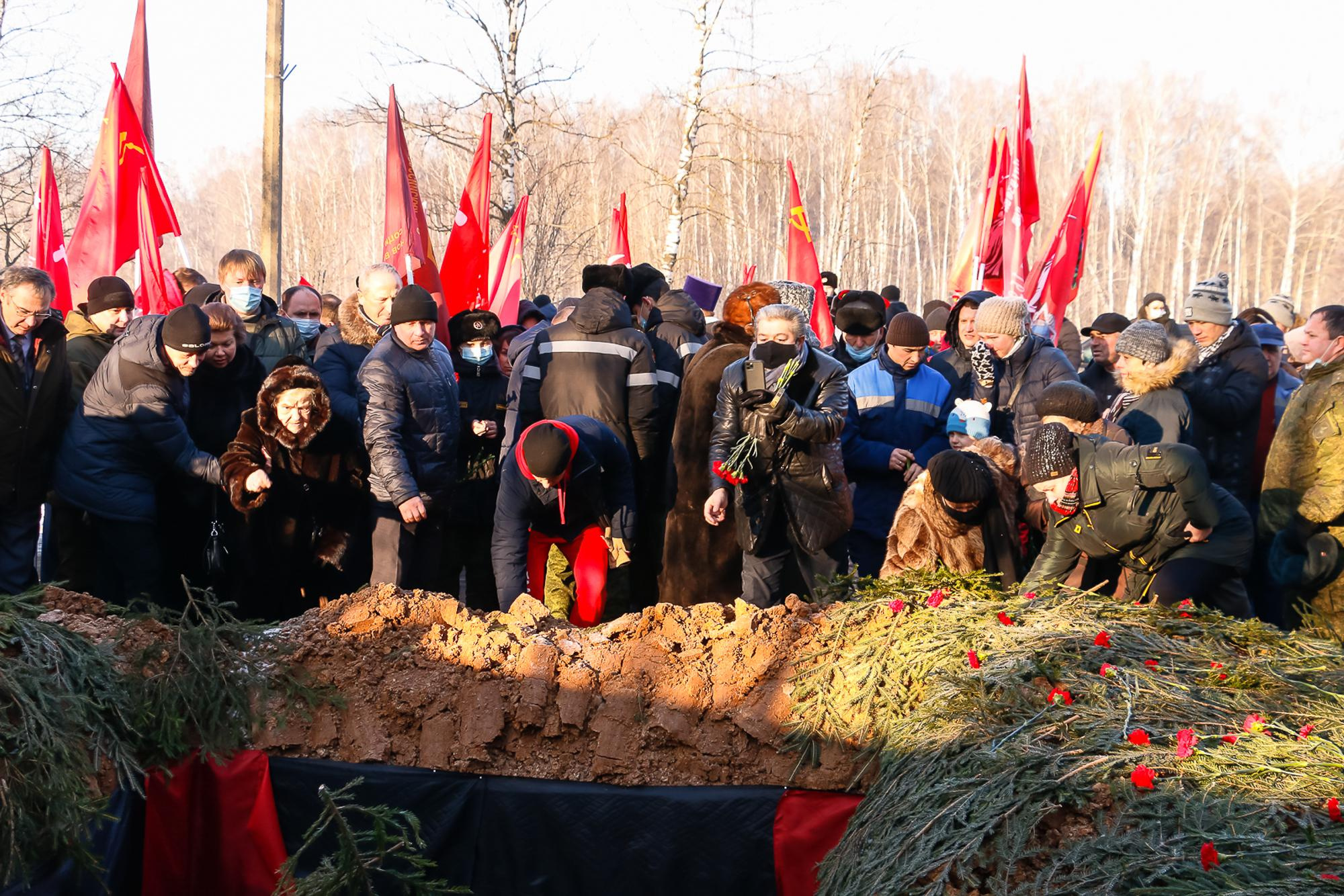 Захоронение останков защитников Москвы. Мария Ткаченко. Документальная фотография