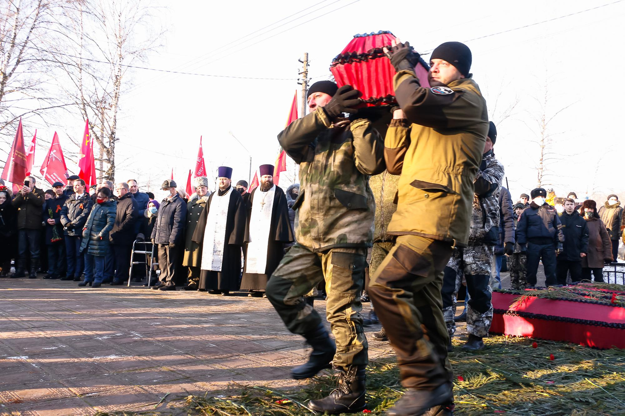Захоронение останков защитников Москвы. Мария Ткаченко. Документальная фотография