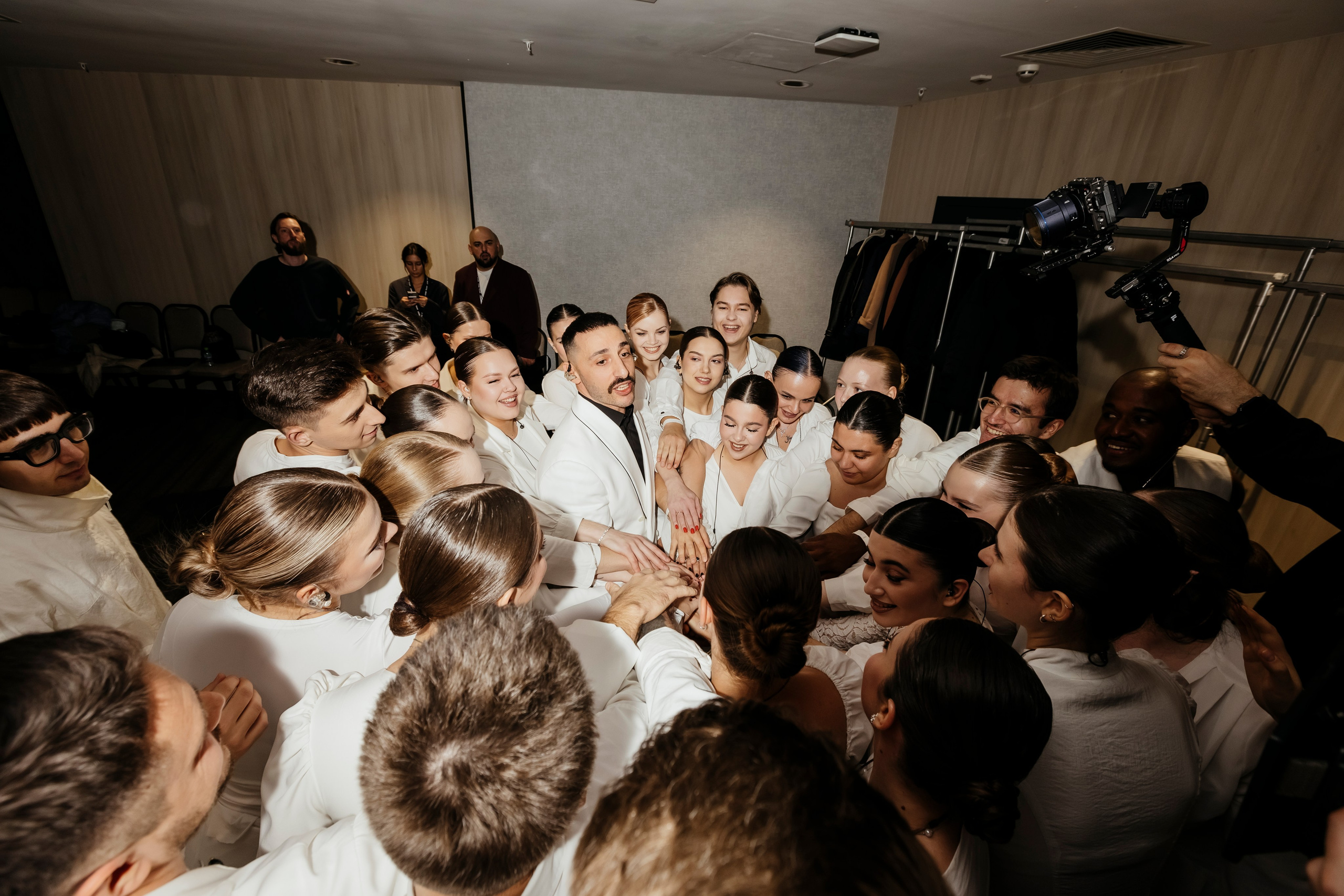 Концерт L’ONE с хором и симфоническим оркестром в Live Арене 19 октября 2025. Репортажный, event, концертный и backstage фотограф из Москвы Виталий Кривцов