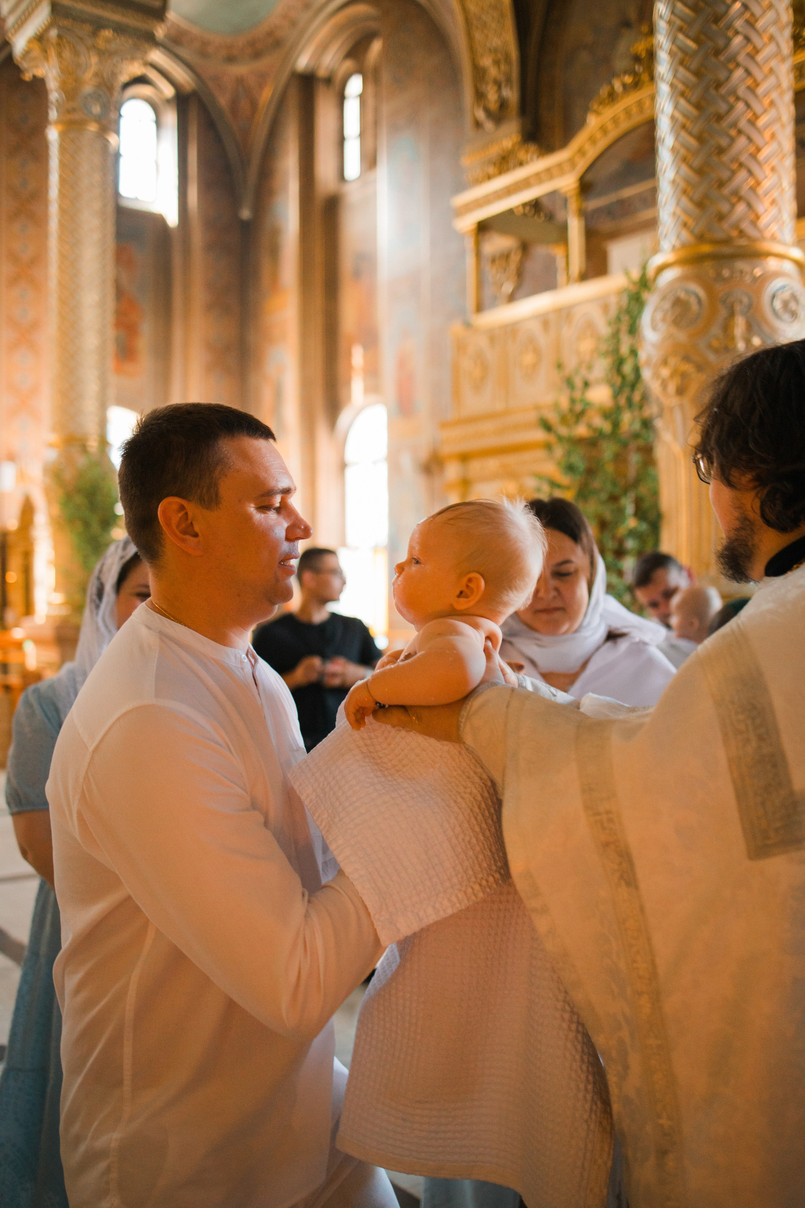 Фотосъемка крещения ребенка в Серпухове. Выпускные альбомы в Серпухове