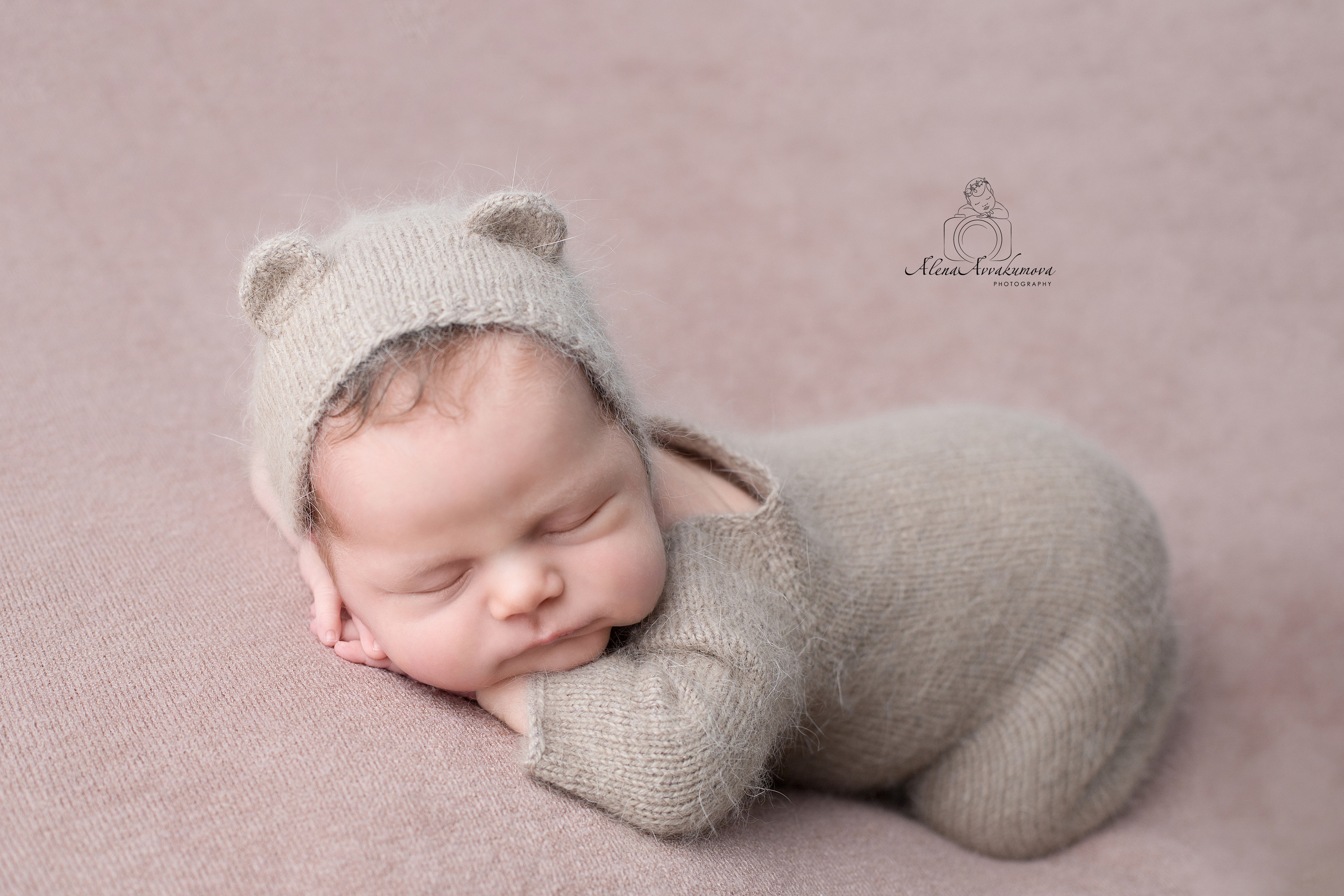 Фотограф новорожденных в Губкинском Алена Аввакумова