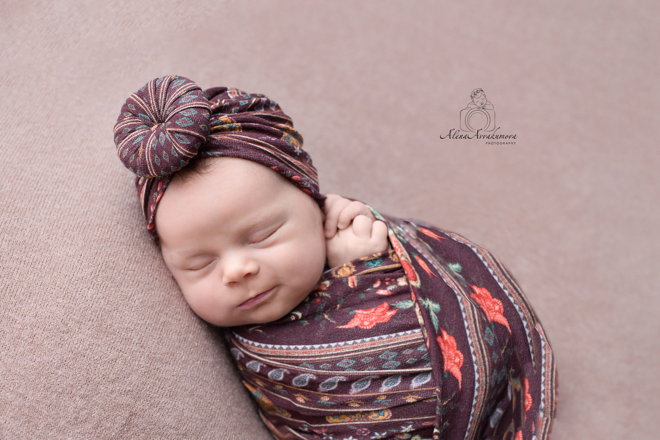 Фотограф новорожденных в Губкинском Алена Аввакумова