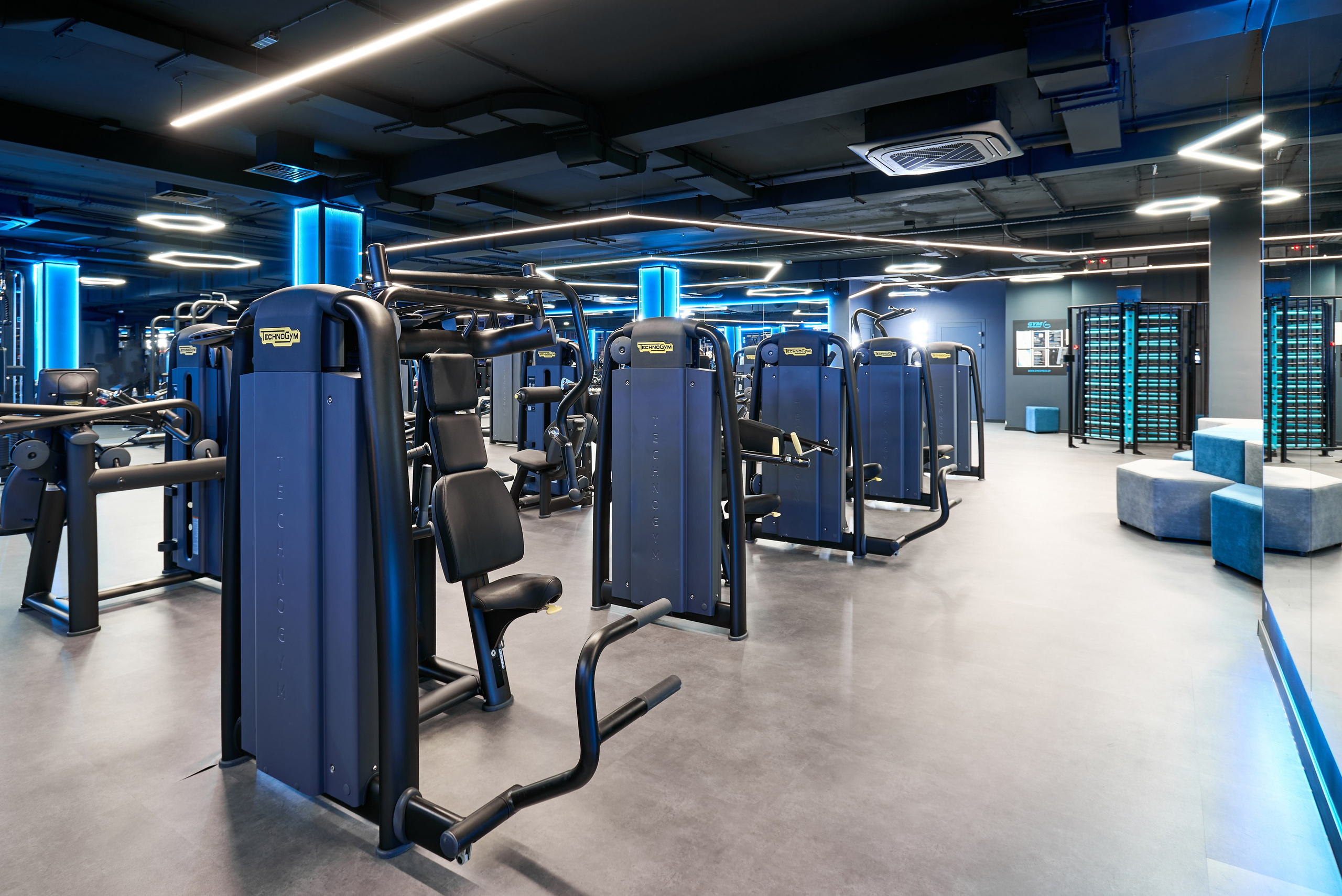 Тренажёрный зал GYM 24. Автомобильный и интерьерный фотограф в Минске Александр Тагаев