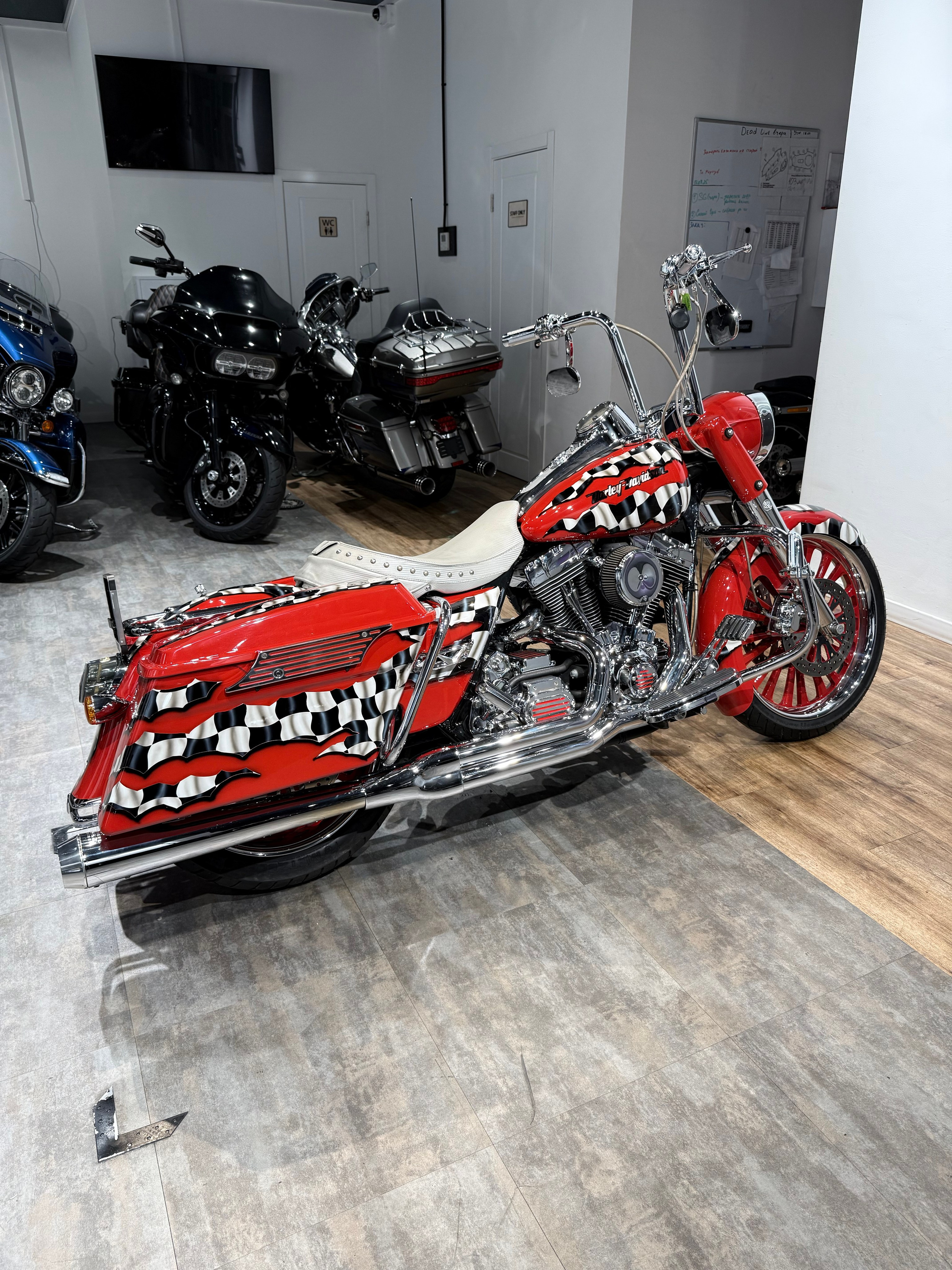 Road King (Elvis Presley). Hello Davidson, Москва. Только хорошие мотоциклы…