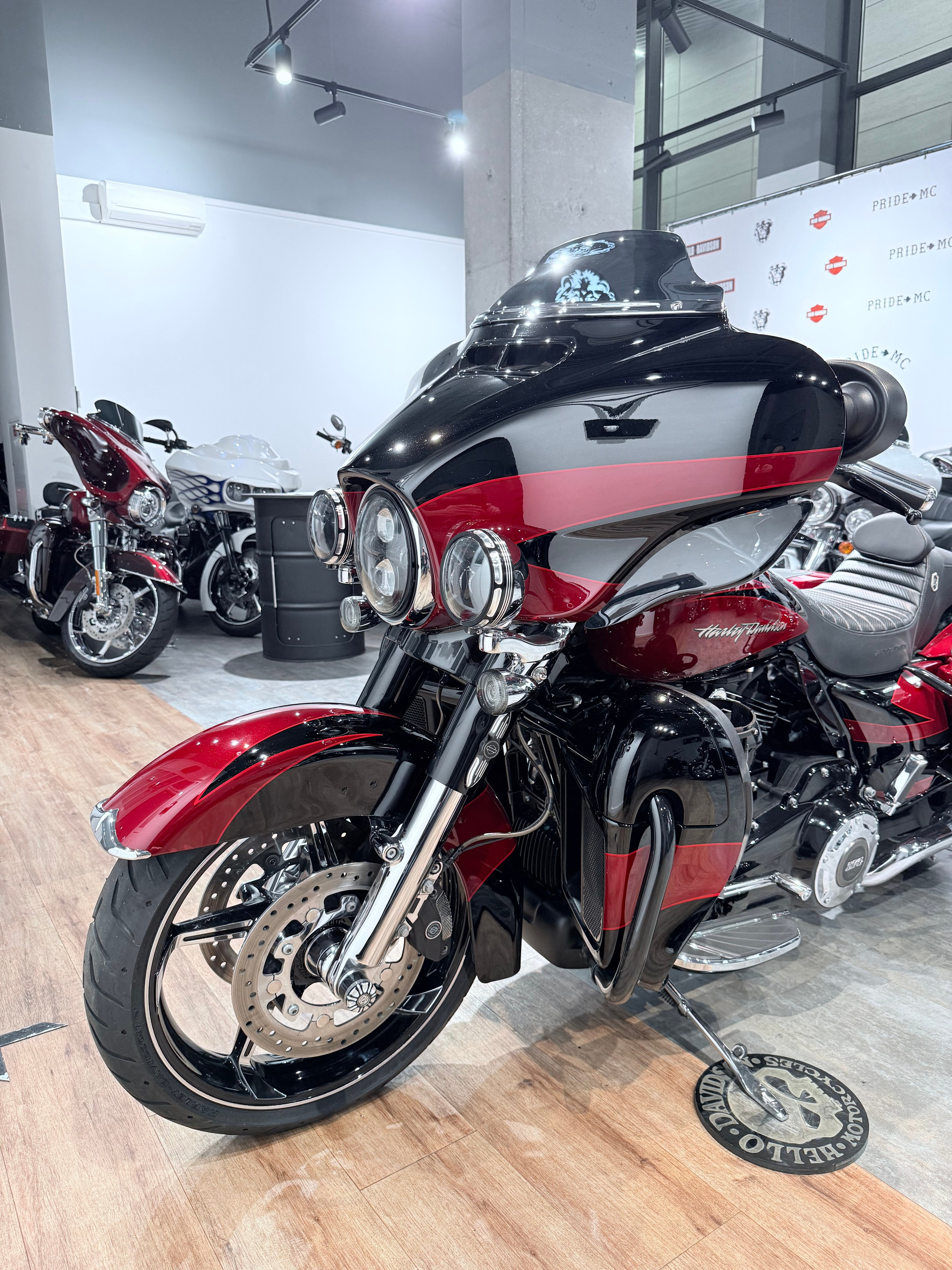 114 CVO Street Glide Special. Hello Davidson, Москва. Только хорошие мотоциклы…