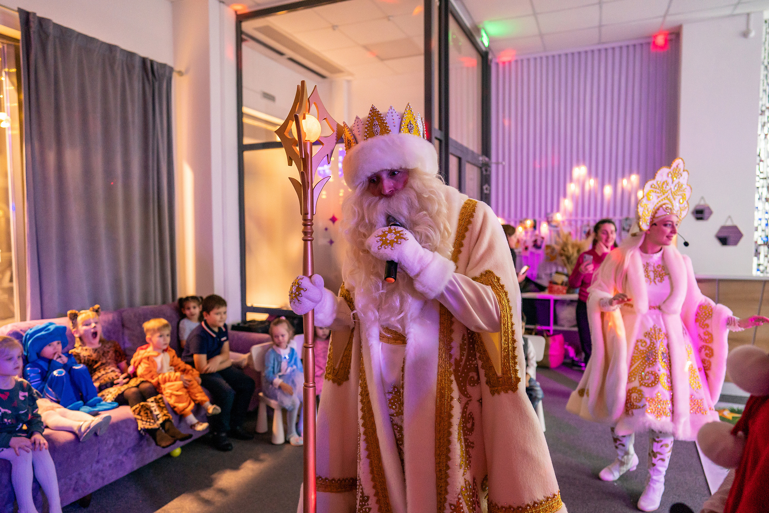 Новогодний Утренник с Гринчем. Фотограф на Крещение и Венчание в Красноярске Рамазанова Юлия