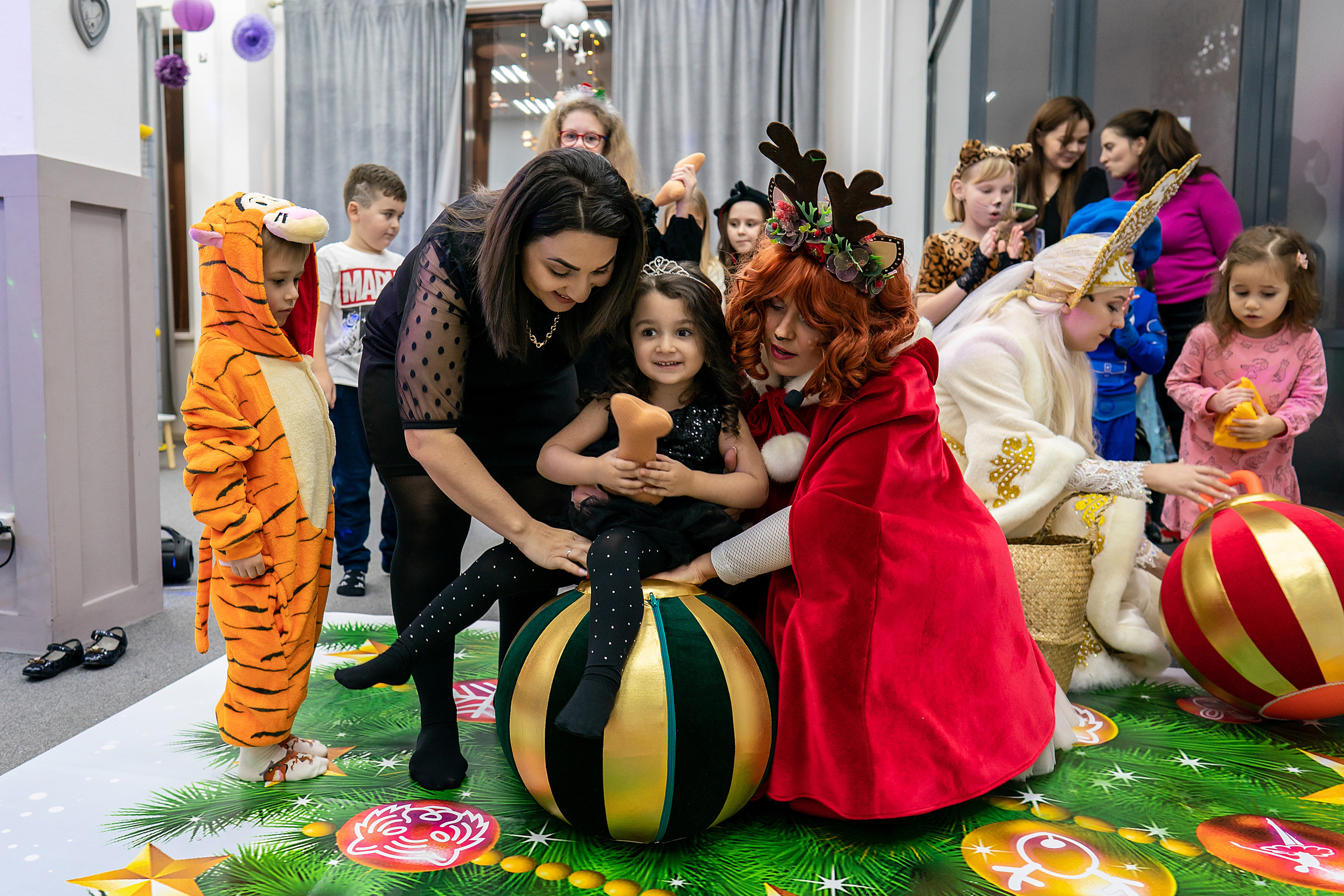 Новогодний Утренник с Гринчем. Фотограф на Крещение и Венчание в Красноярске Рамазанова Юлия