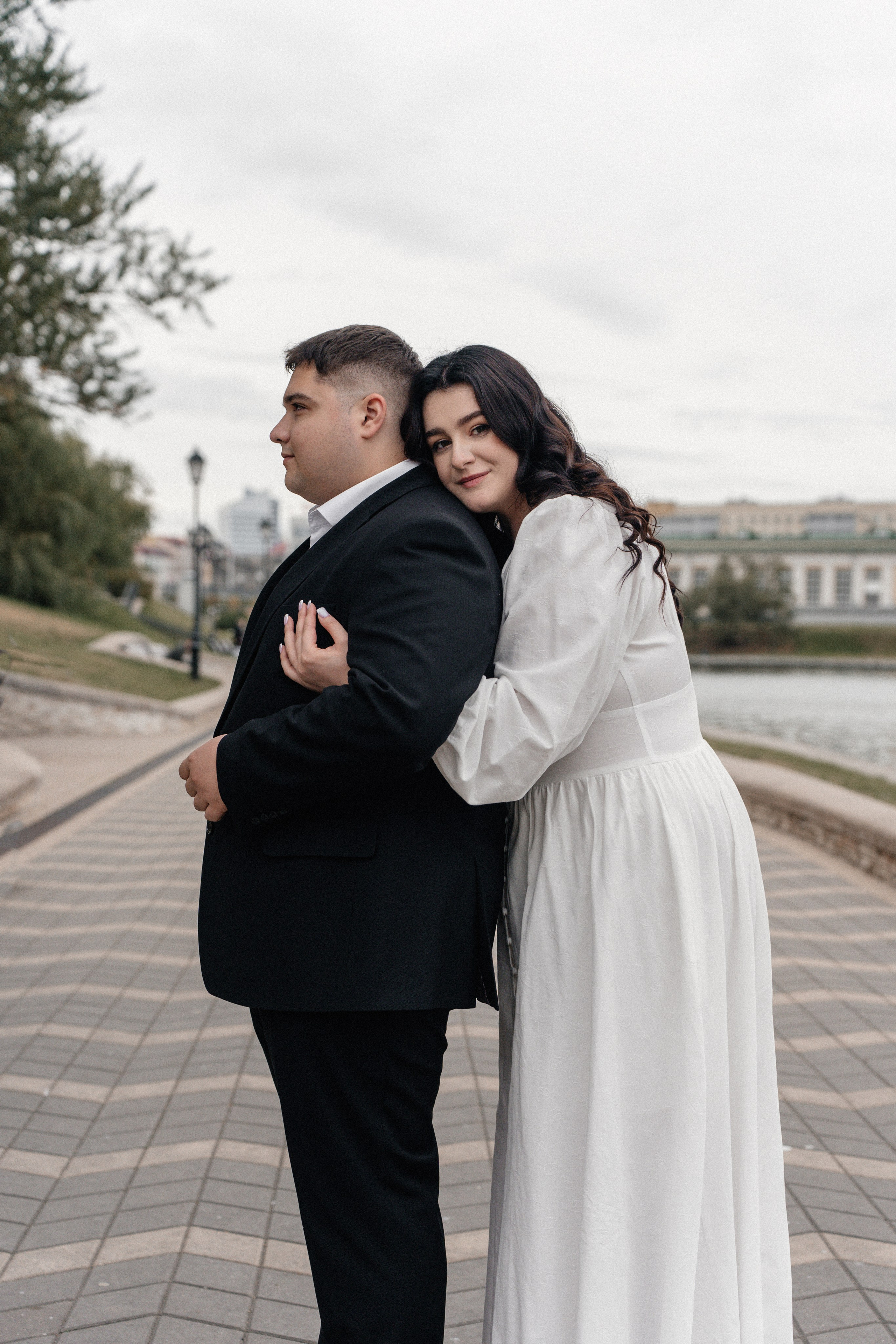 Юля и Дима прогулка в Троицком предместье. Ваш семейный фотограф в Минске — Вика Трегубова