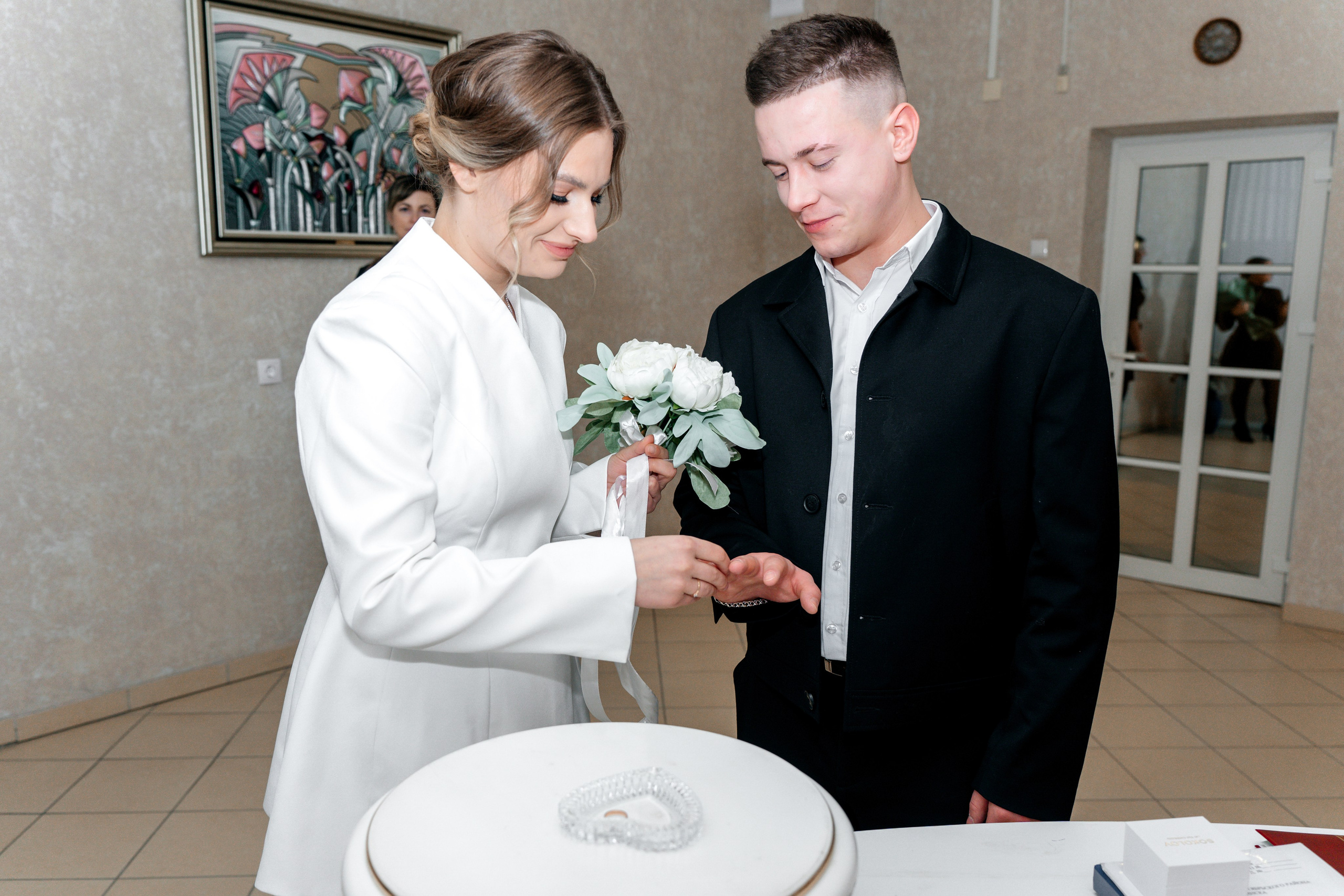 ЗАГС Октябрьского района (малый зал). Ваш семейный фотограф в Минске — Вика Трегубова