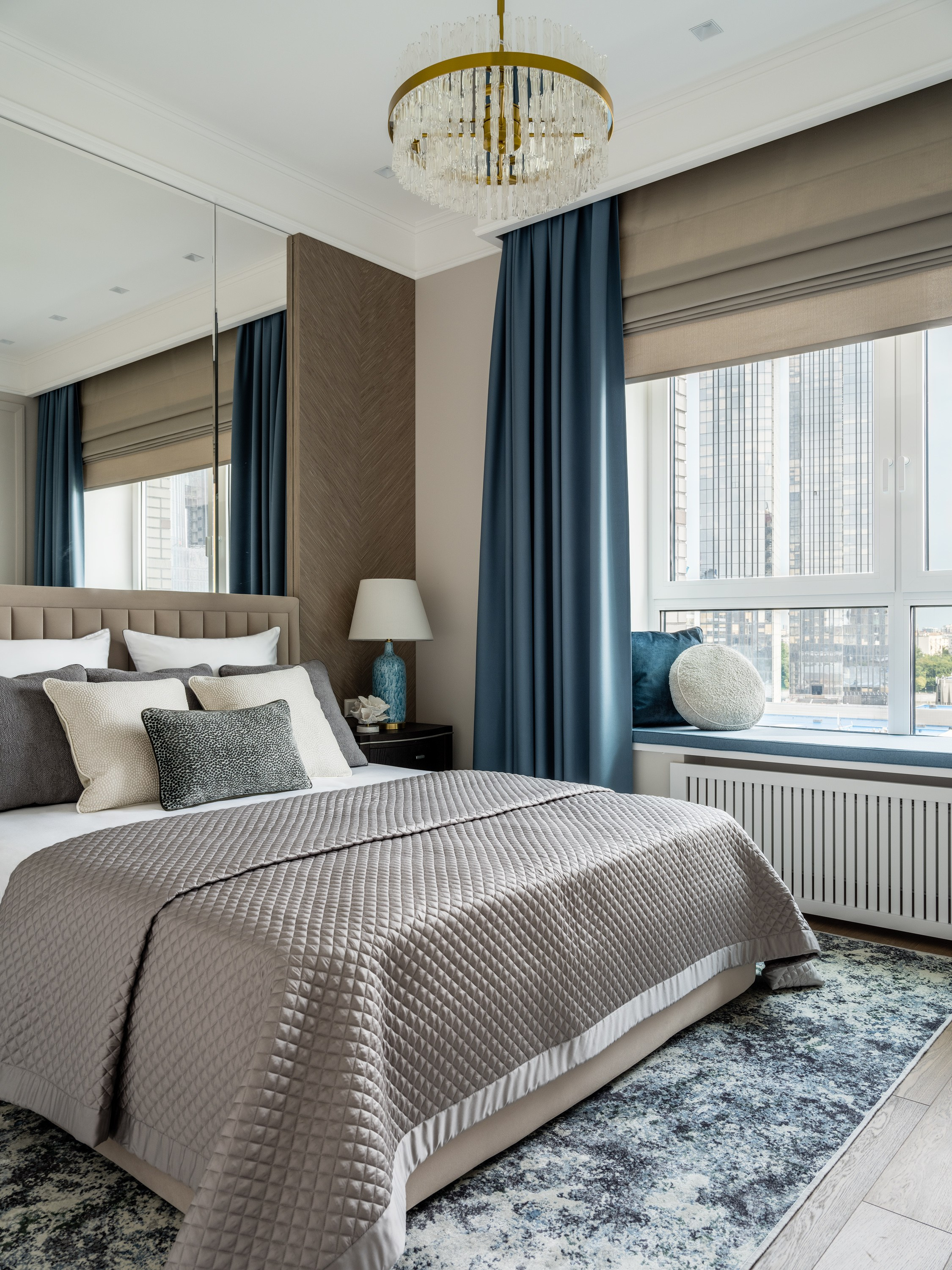 Диванчик на подоконнике