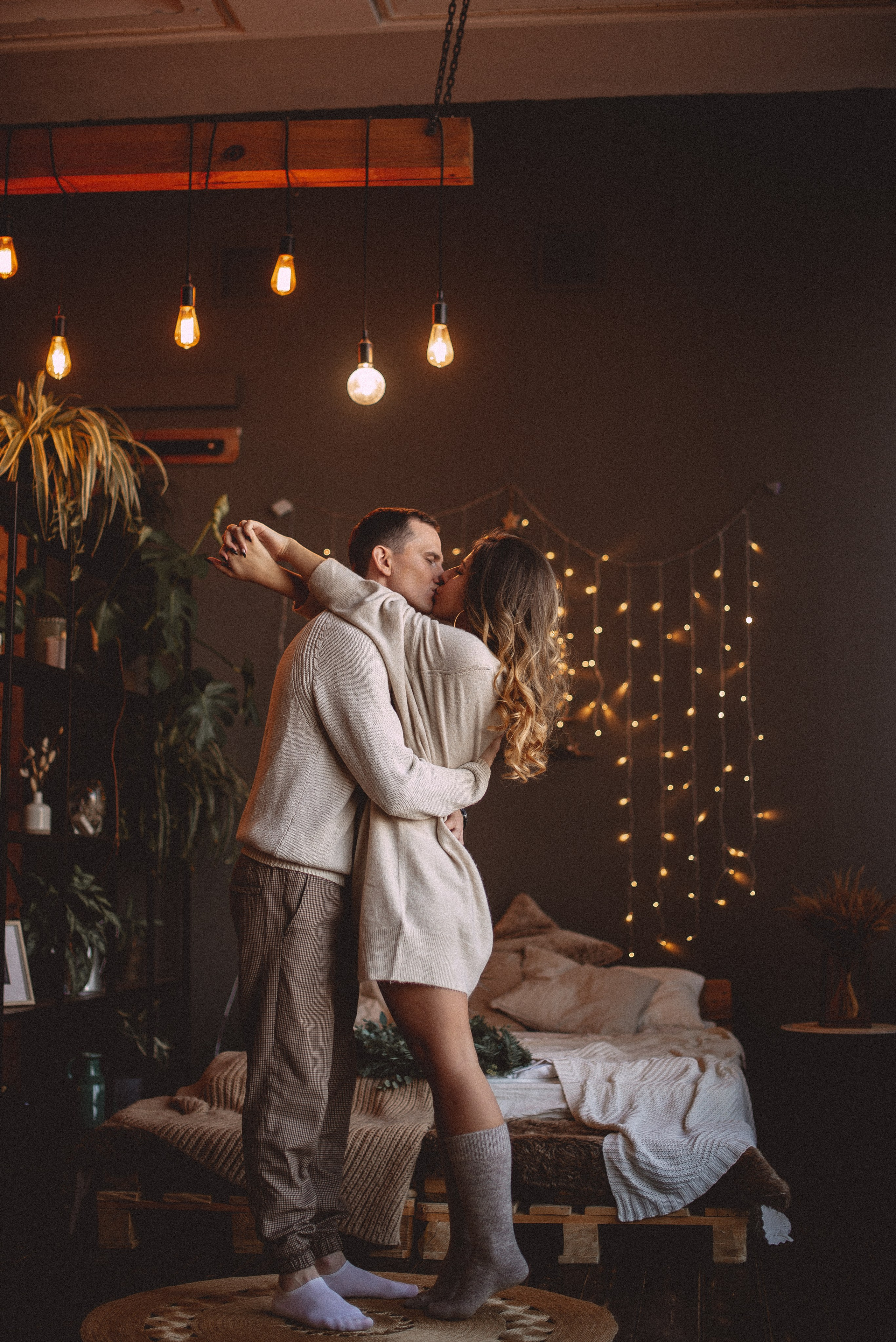 Новогодняя фотосессия Лавстори в студии. Семейная фотосессия Бутово Москва фотограф Алина Морщагина