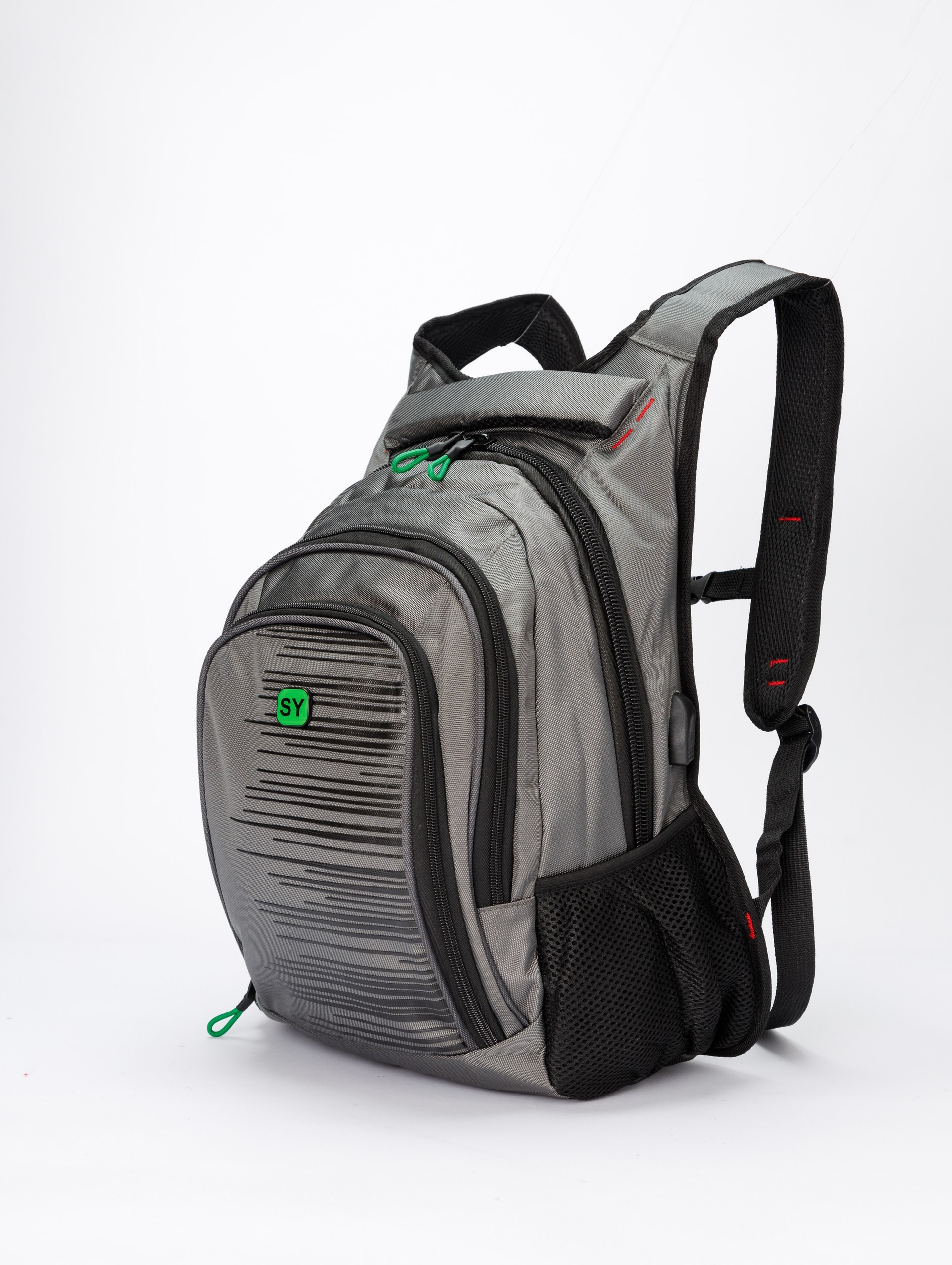 Предметная съёмка сумок и рюкзаков для каталогов, рекламы, сайтов и маркетплейсов. Студия коммерческой съемки ХВОЯ