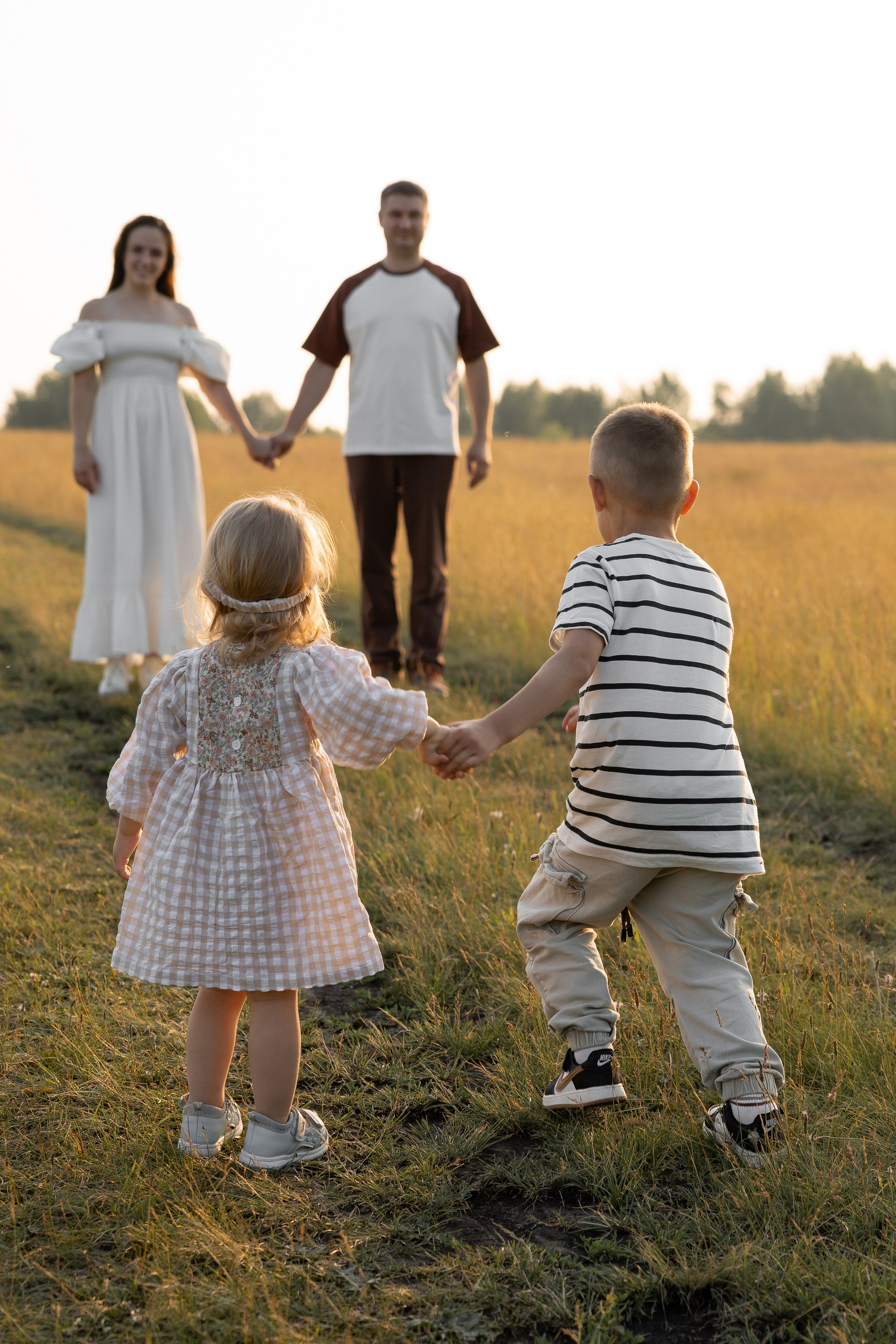 В поле. Семейный и свадебный фотограф в Челябинске Мария Леонтьева