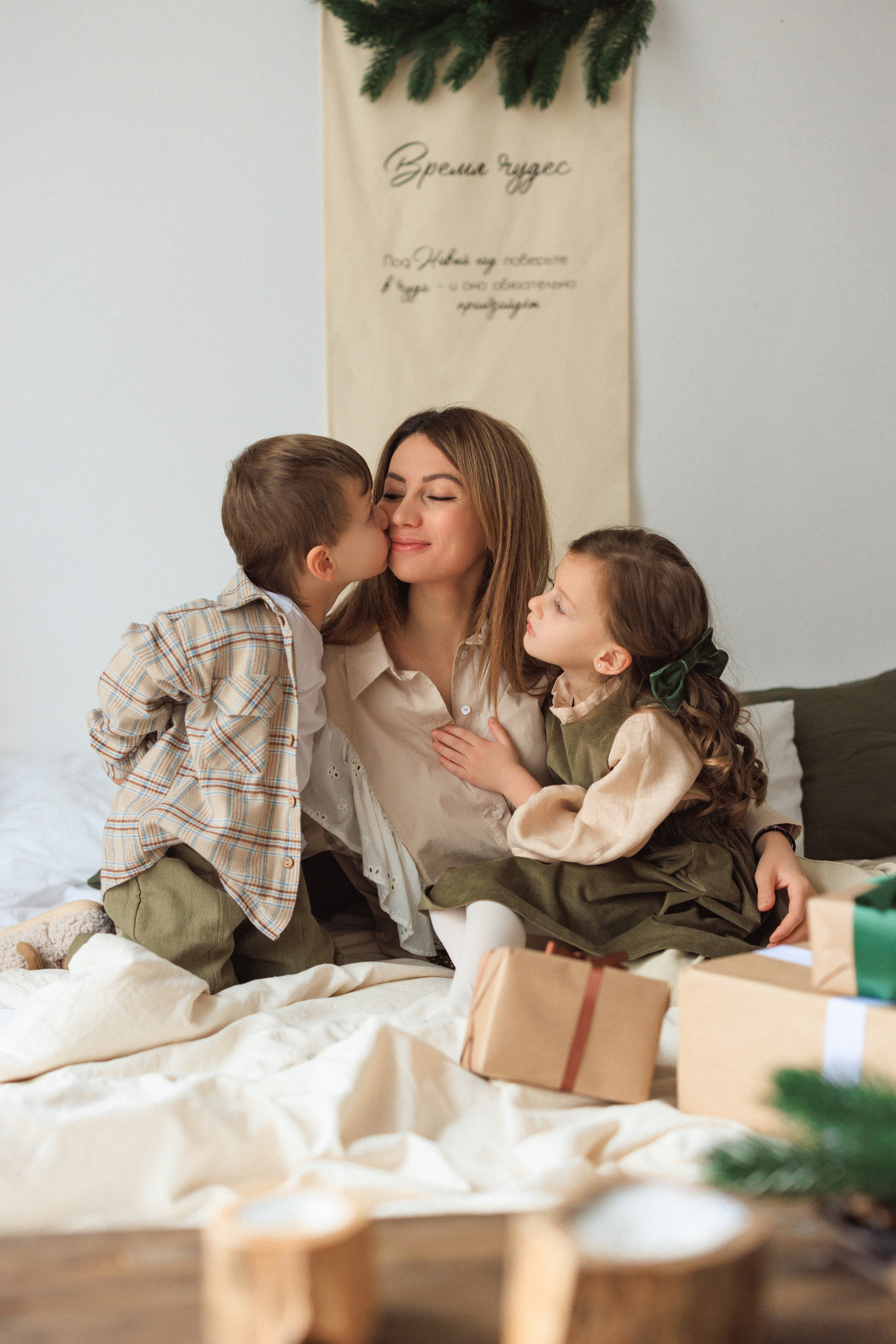 Семейная фотосессия в фотостудии «MESTONE», город Краснодар. Семейный и детский фотограф в Краснодаре Анна Трашкова