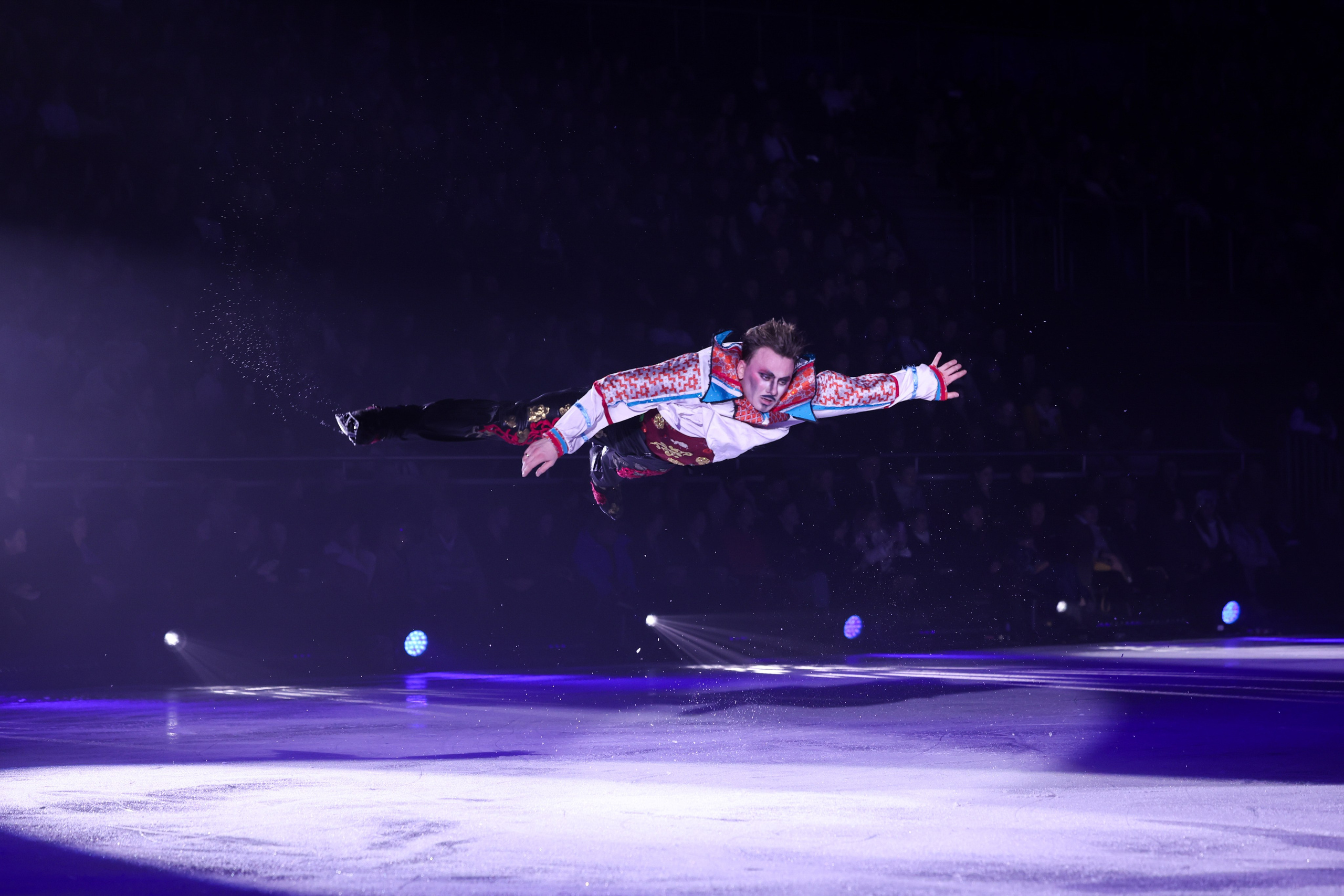 «Вечера на хуторе» ледовое шоу 25.12.2025. Спортивный и репортажный фотограф Антон Тереханов