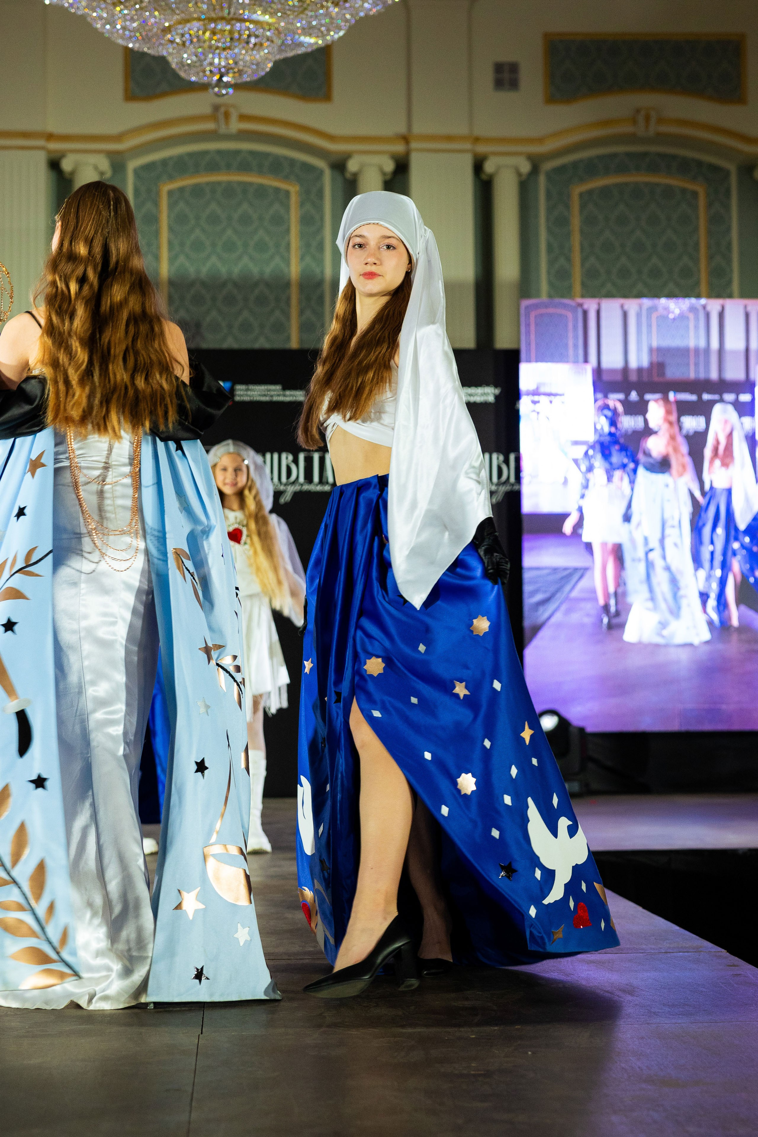 Арт-подиум «Цвета Удмуртии». Показ мод [25/10/24]. Фотограф Виноградов Константин