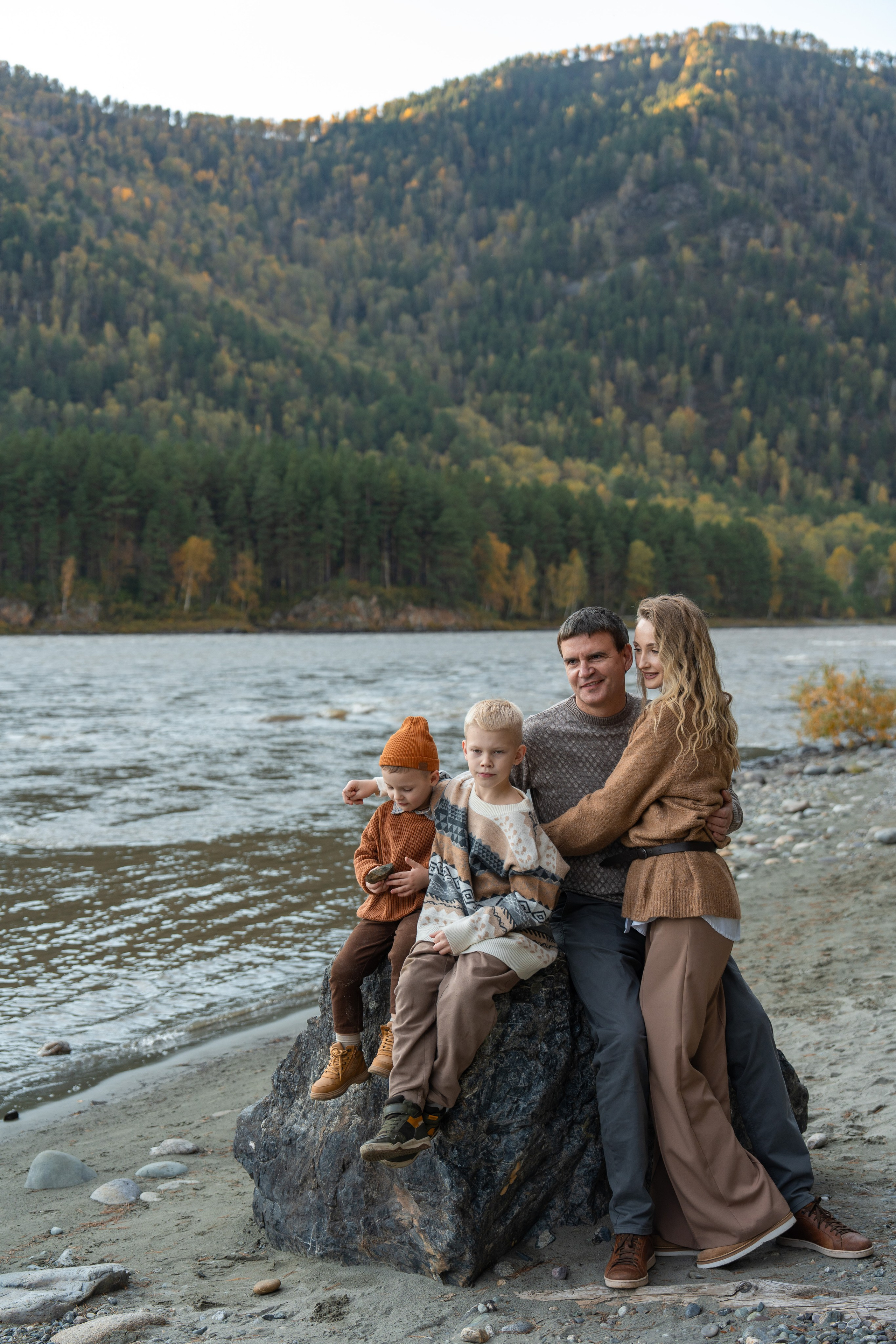 Семейная фотосессия в Москве для большой семьи. Свадебный фотограф в Москве Анна Полушина