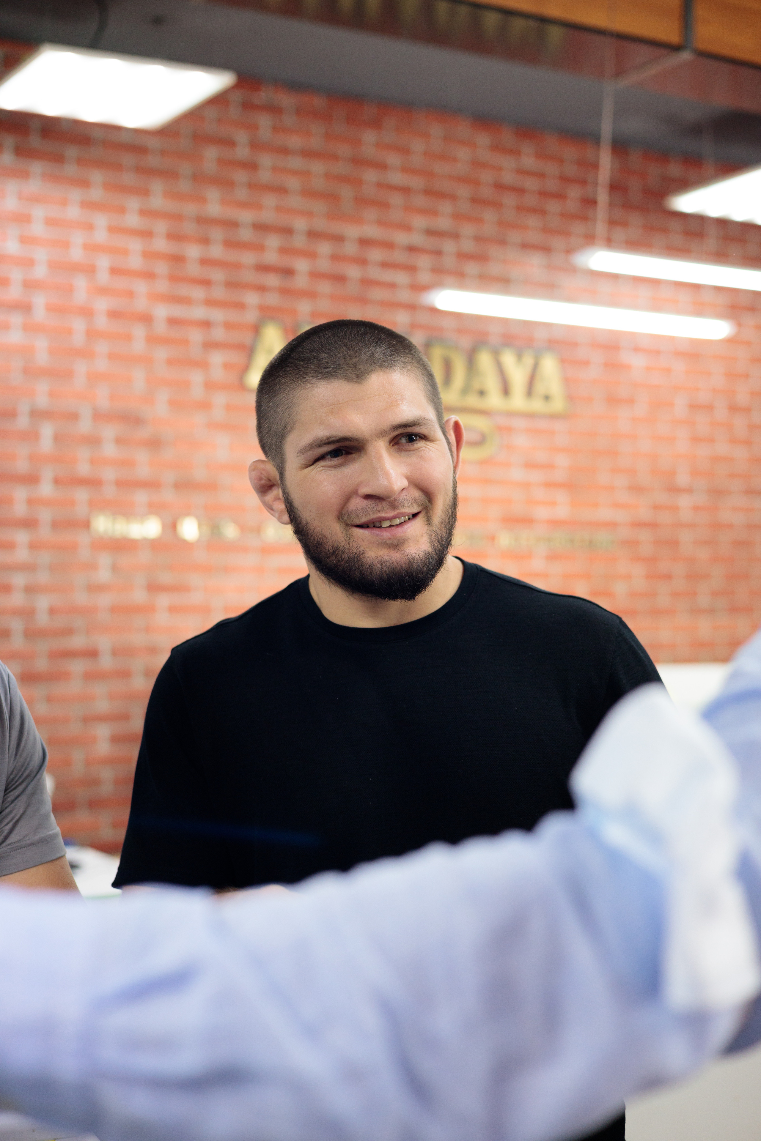 Бизнес-фотограф в Алматы — корпоративные съёмки, деловые портреты и репортажи. Профессиональный фотограф в Алматы