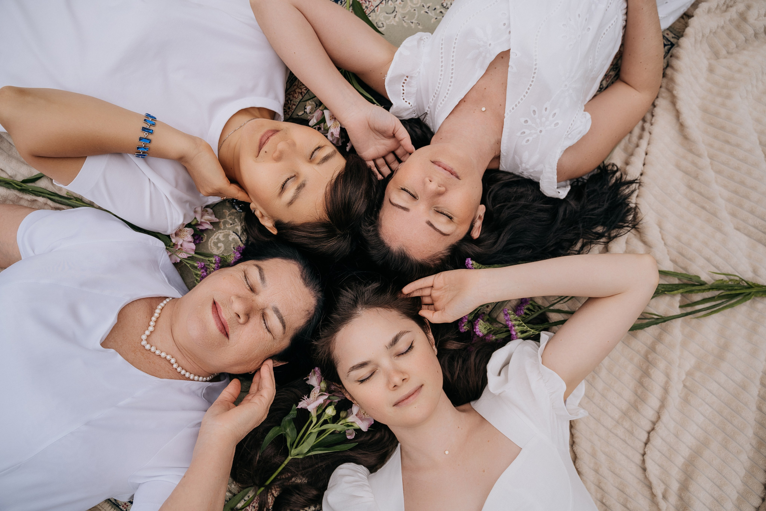 Две дочери две мамы две сестры. Свадебный семейный фотограф Ксения Божко Уфа Раевка никах в Нарыстау