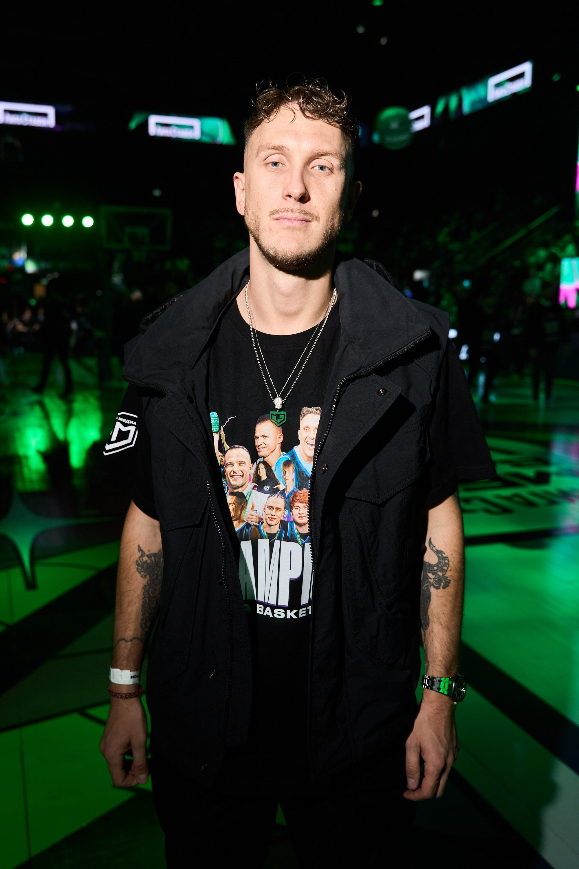 Светская хроника. Антон Чигляков -   профессиональный фотограф