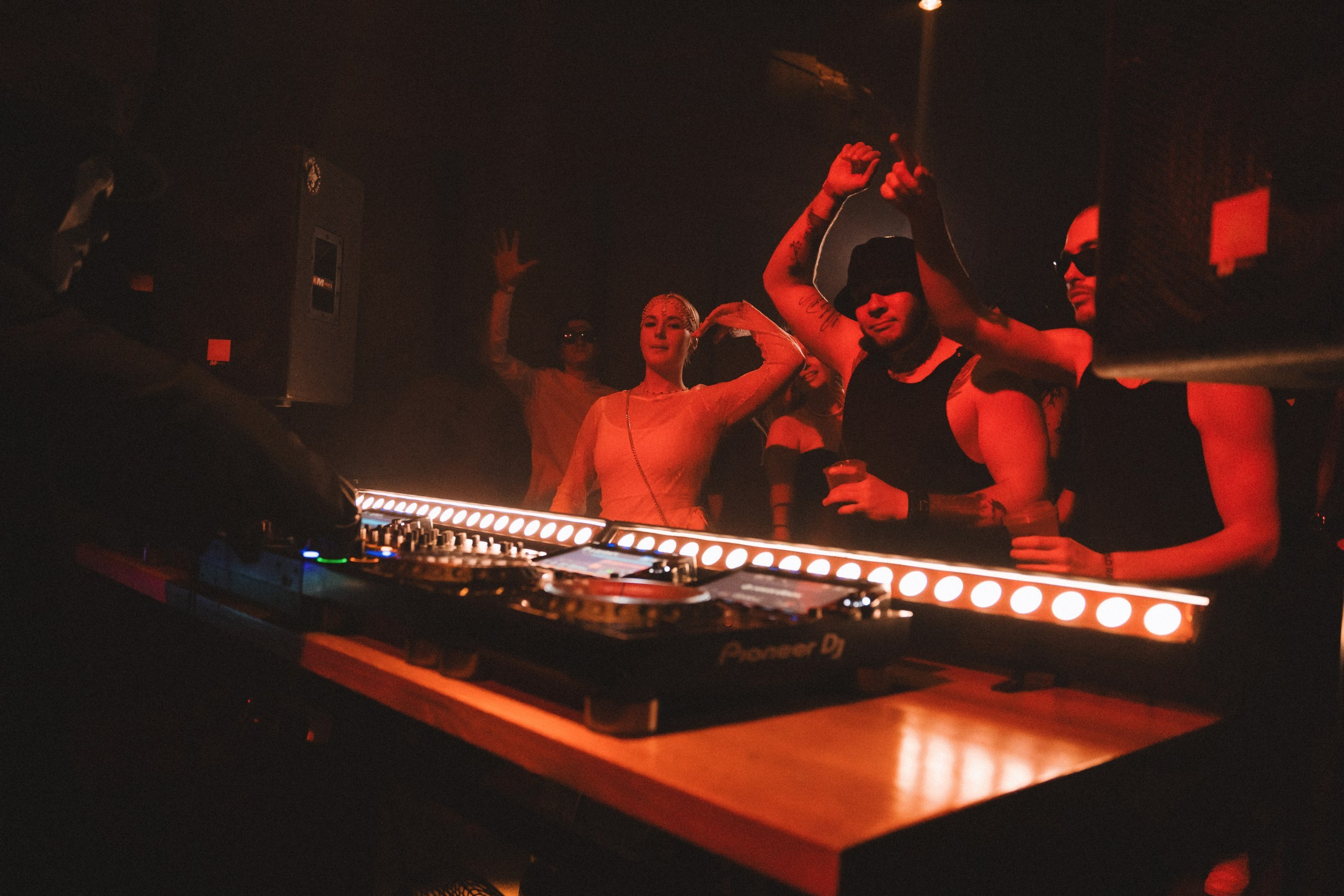 REVOLD RAVE TEATRO. Фотограф Vika Rin