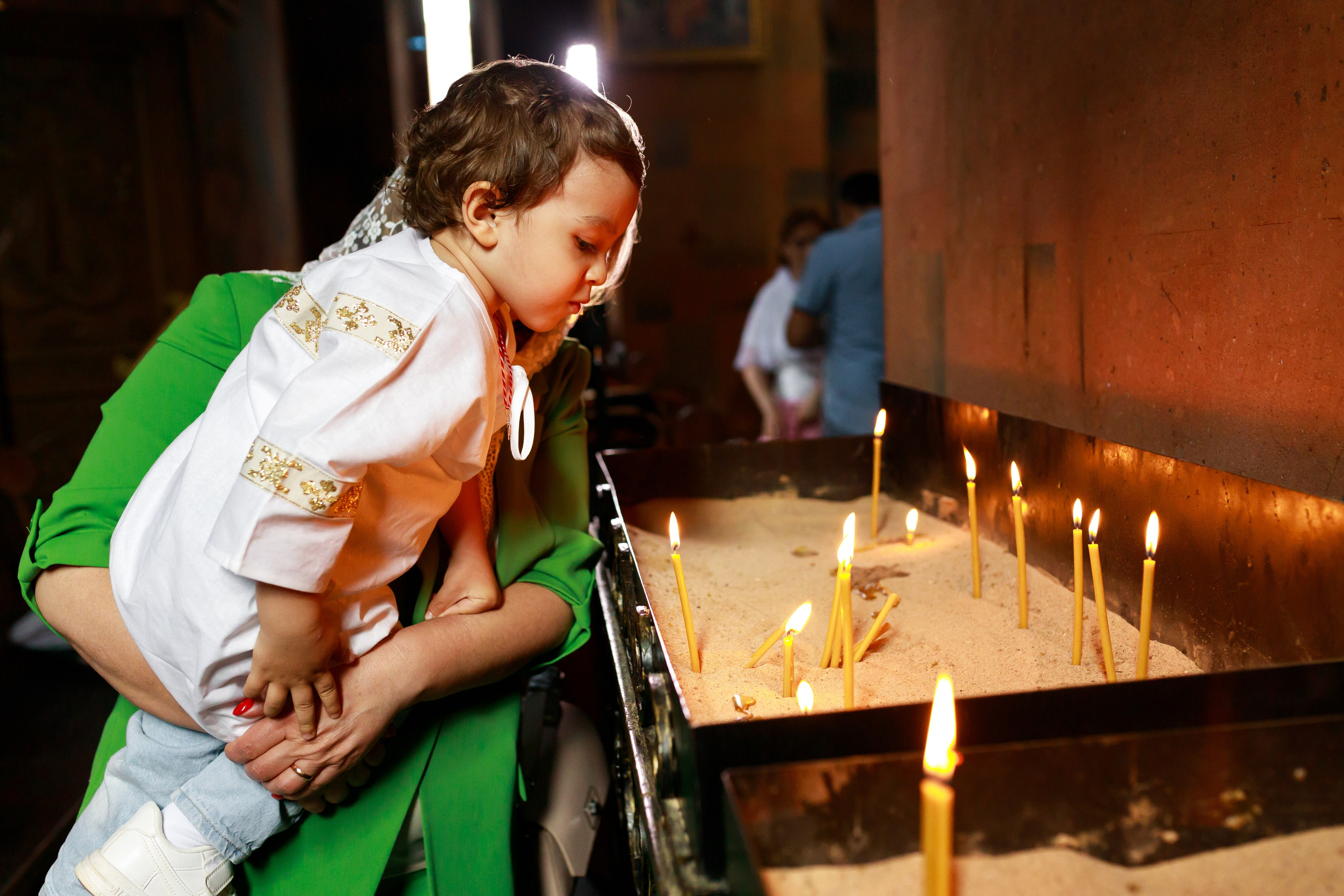 Таинство Крещения в Армянской церкви. Фотограф Тверь. Свадебные, семейные, индивидуальные фотосессии