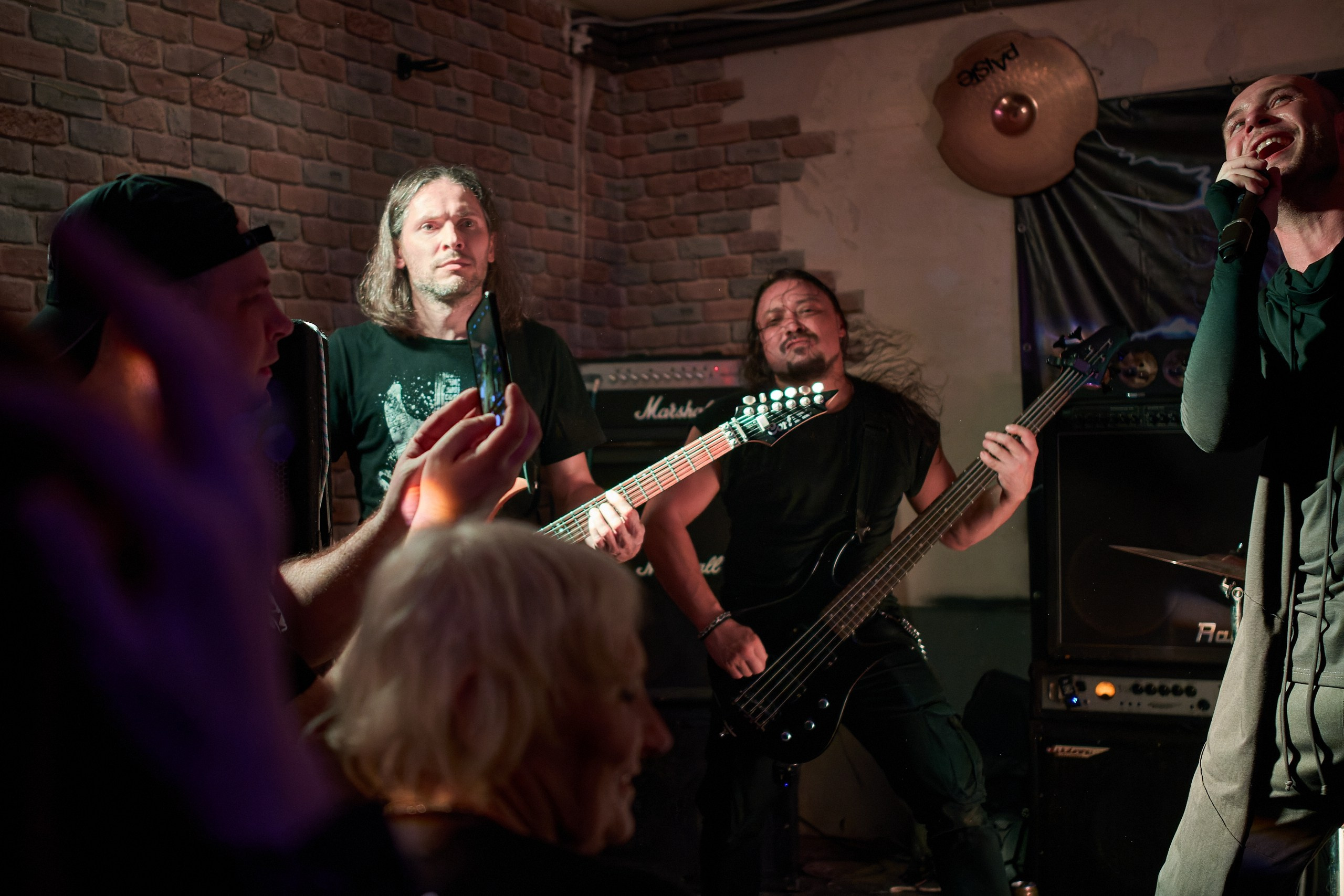 Концерт Фаворит/Омут/Альвхейм в Мичуринске (18.10.2025). Фотографирует красивое Денис Горностаев