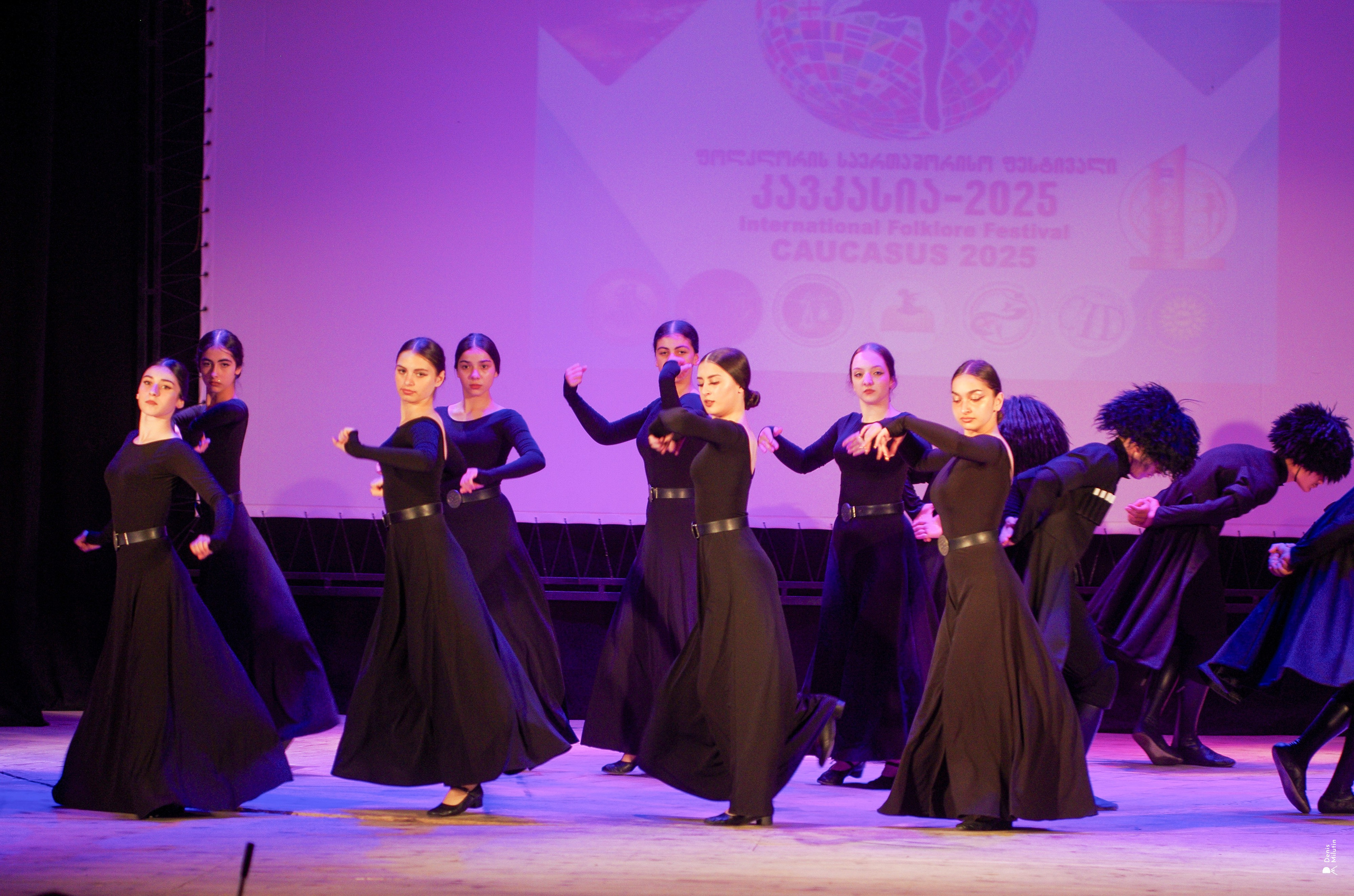 Танцы в прекрасном Они. Портретный фотограф Денис Милютин